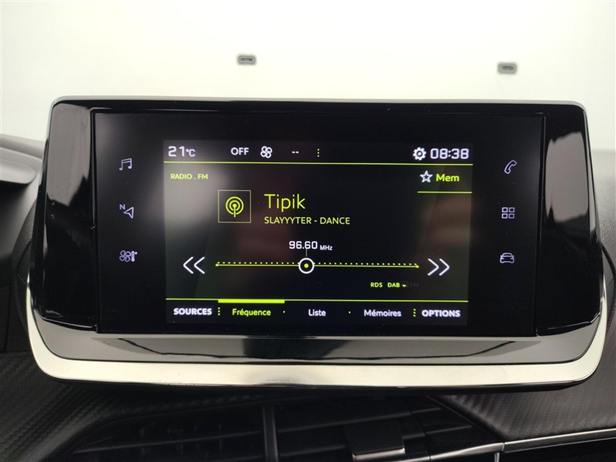 Peugeot 2008 1.2 PureTech 130Cv EAT8 Allure Pack CARPLAY / FULL LED (2023) - Foto 11