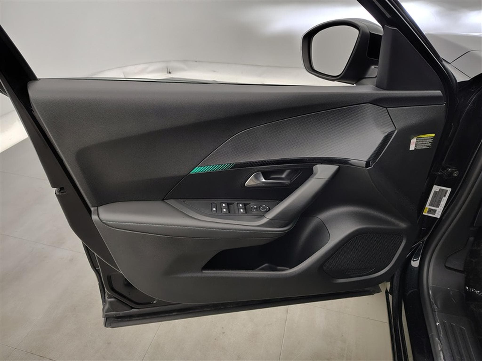 Peugeot 2008 1.2 PureTech 130Cv EAT8 Allure Pack CARPLAY / FULL LED (2023) - Foto 17