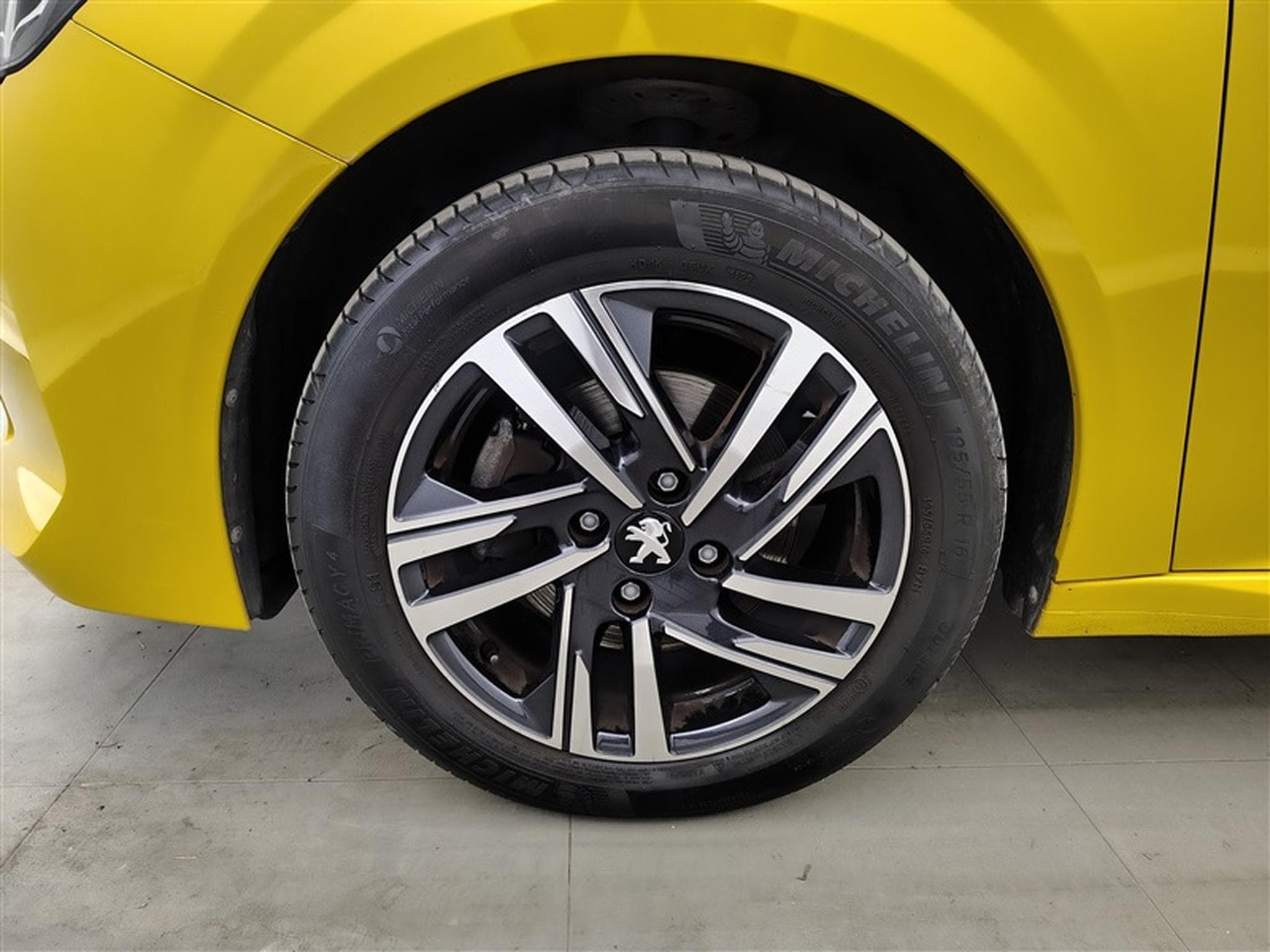 Peugeot 208 1.2i PureTech EAT8 Allure CARPLAY / FULL LED / CAMERA (2022) - Foto 6