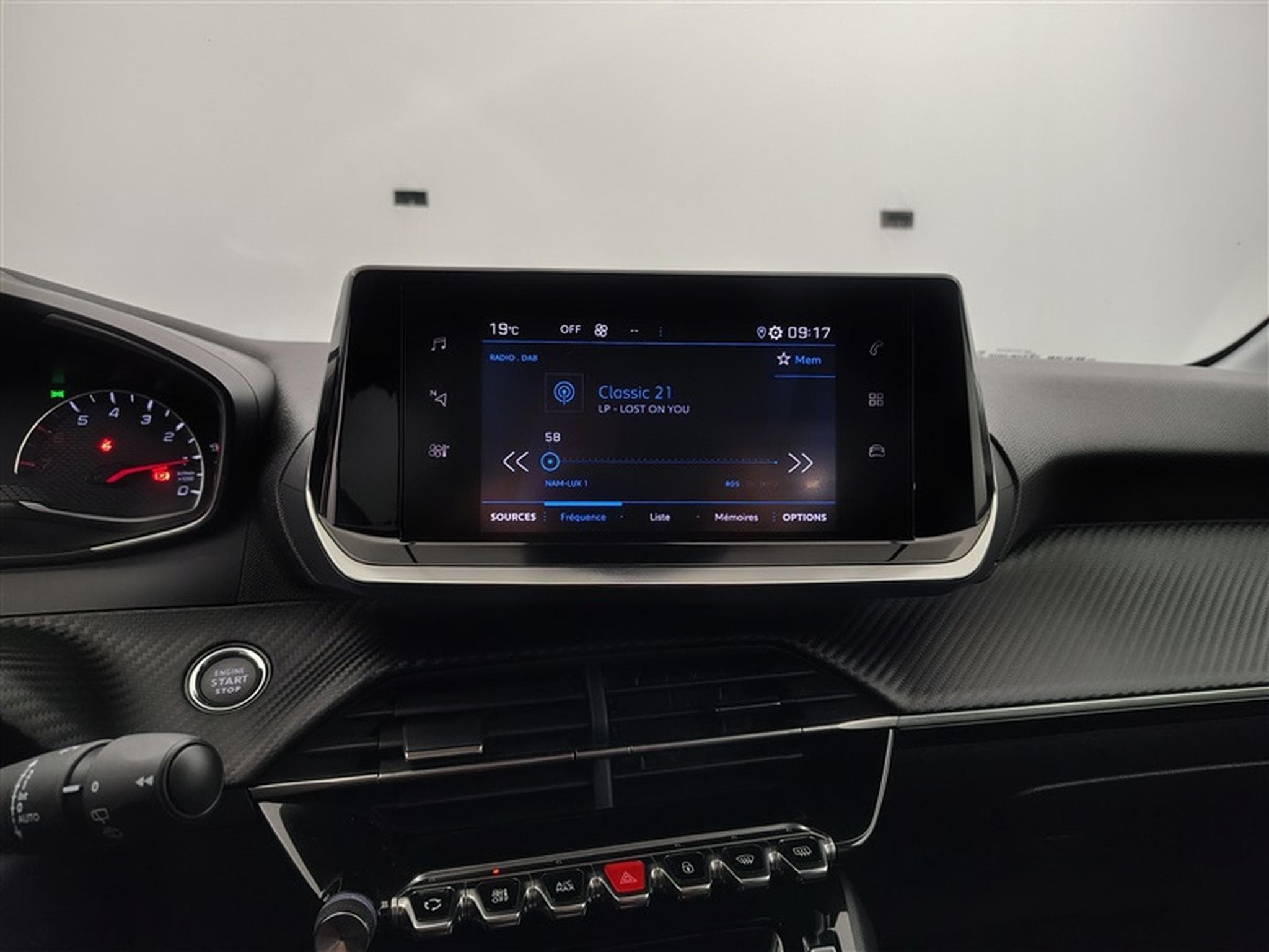 Peugeot 208 1.2i PureTech EAT8 Allure CARPLAY / FULL LED / CAMERA (2022) - Foto 11