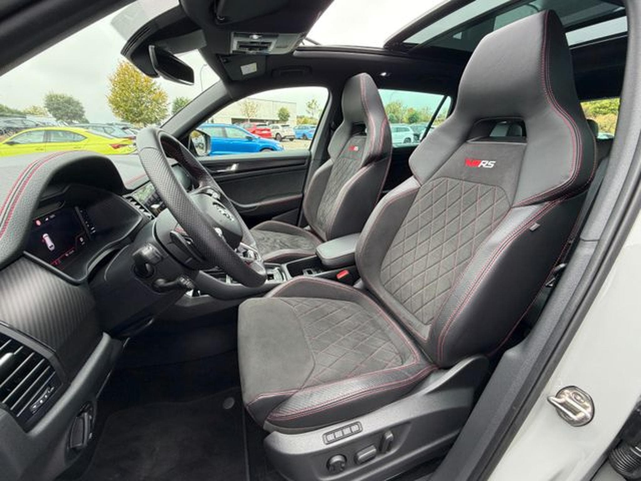 Skoda Kodiaq Kodiaq 2,0TSi RS 4x4 AHK Pano Travel Columbus (2024) - Photo 10