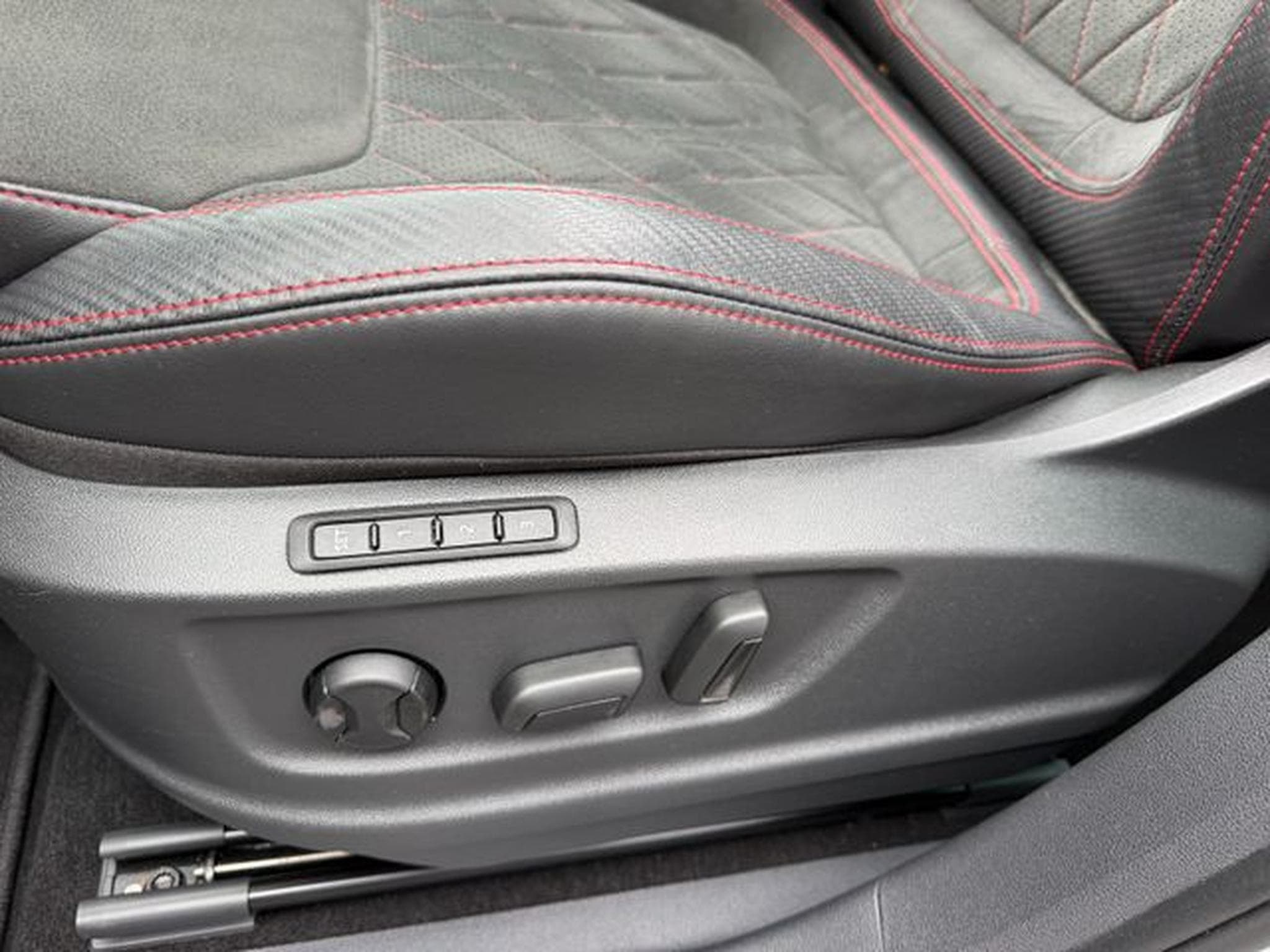 Skoda Kodiaq Kodiaq 2,0TSi RS 4x4 AHK Pano Travel Columbus (2024) - Photo 13