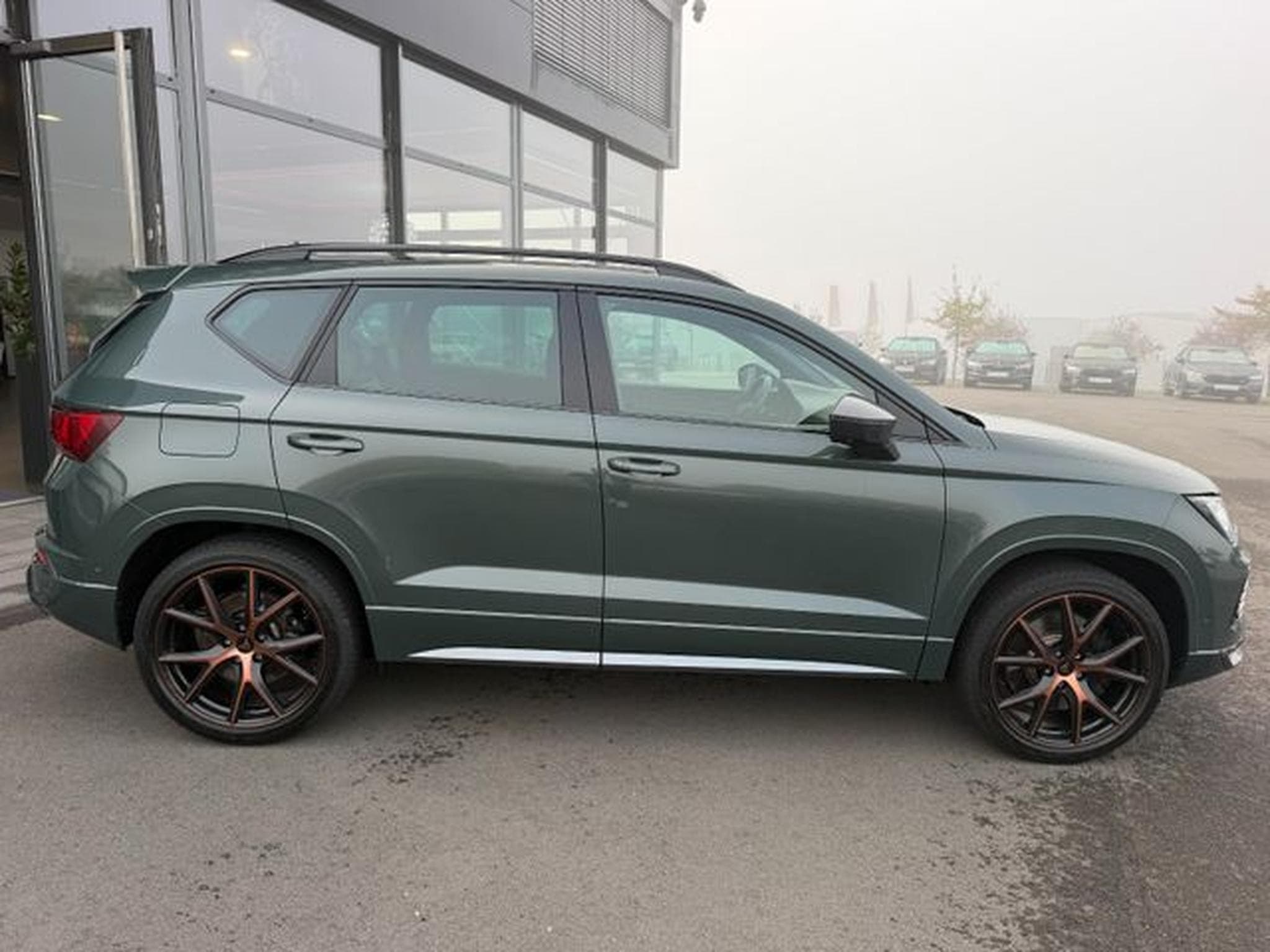 Cupra Ateca Ateca 2,0TSi VZ 300PS Akrapovic AHK Pano 19"360° (2025) - Foto 6
