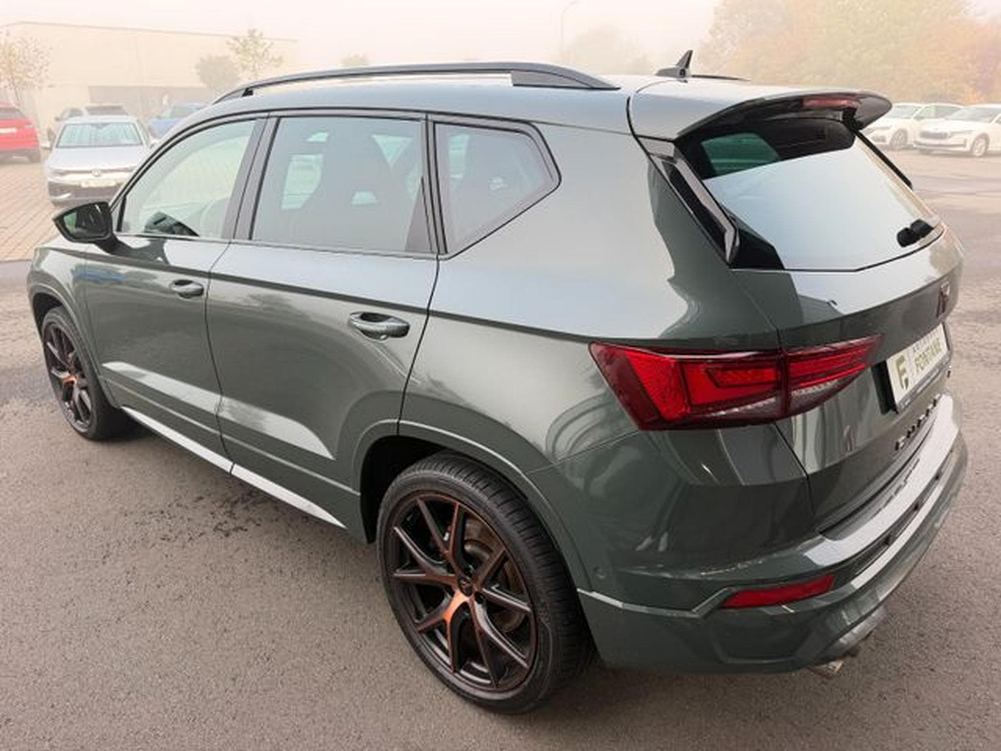 Cupra Ateca Ateca 2,0TSi VZ 300PS Akrapovic AHK Pano 19"360° (2025) - Foto 9