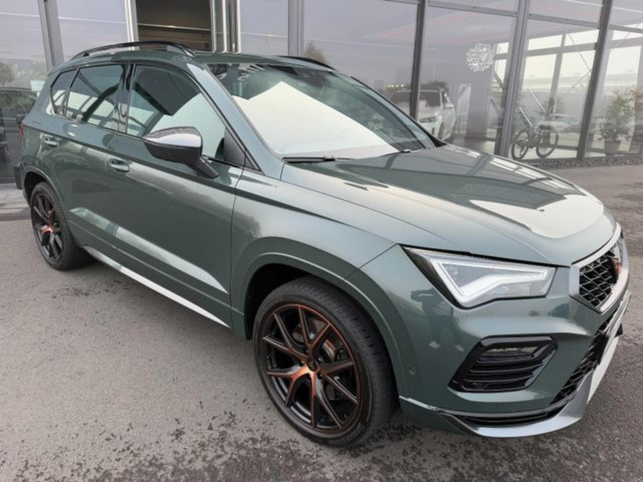 Cupra Ateca Ateca 2,0TSi VZ 300PS Akrapovic AHK Pano 19"360° (2025) - Foto 5