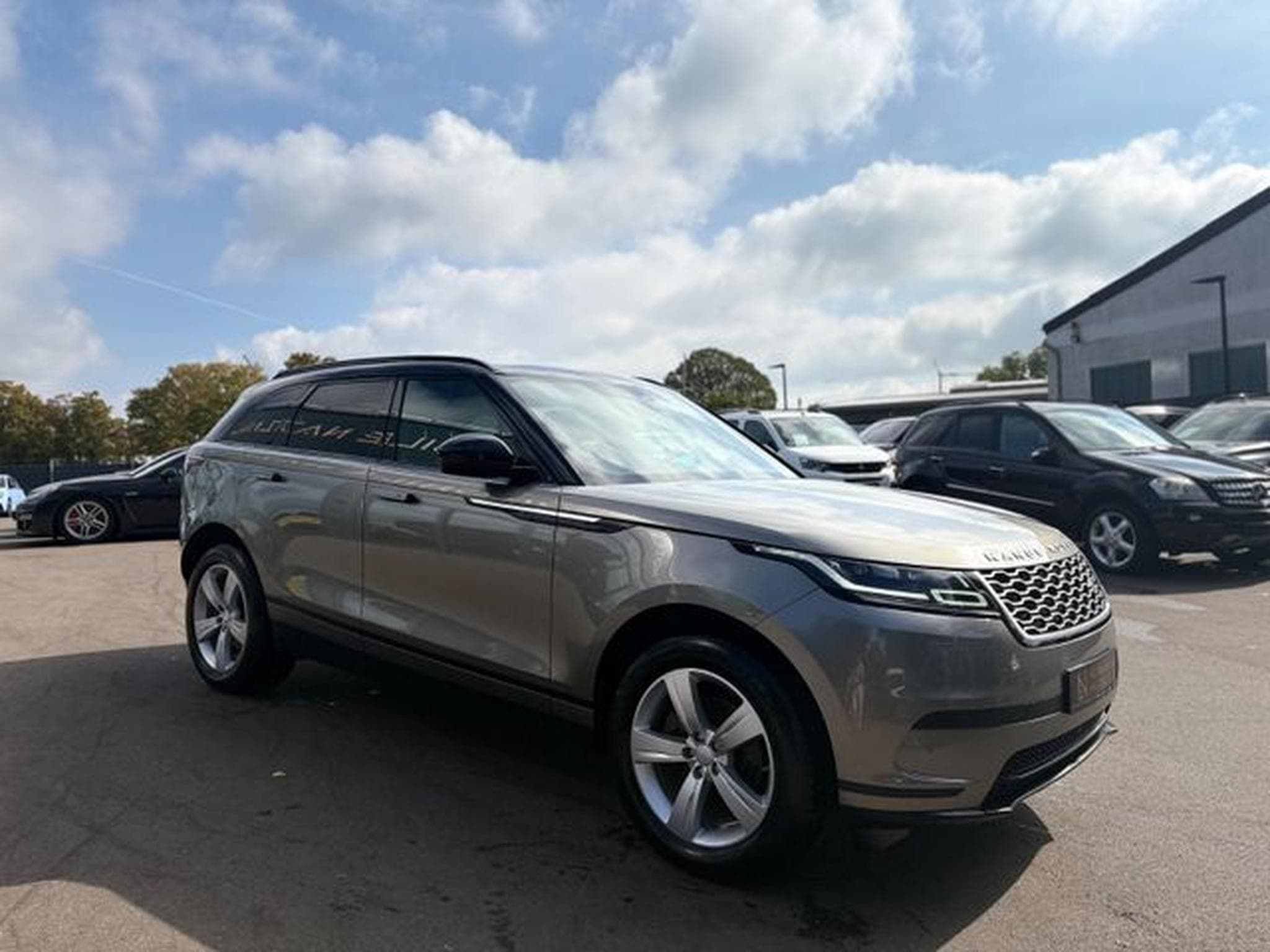 Land-Rover Range Rover Velar RANGE ROVER VERLAR S*AWD*1.HD*LED*KAMERA*LEDER* (2019) - Foto 5