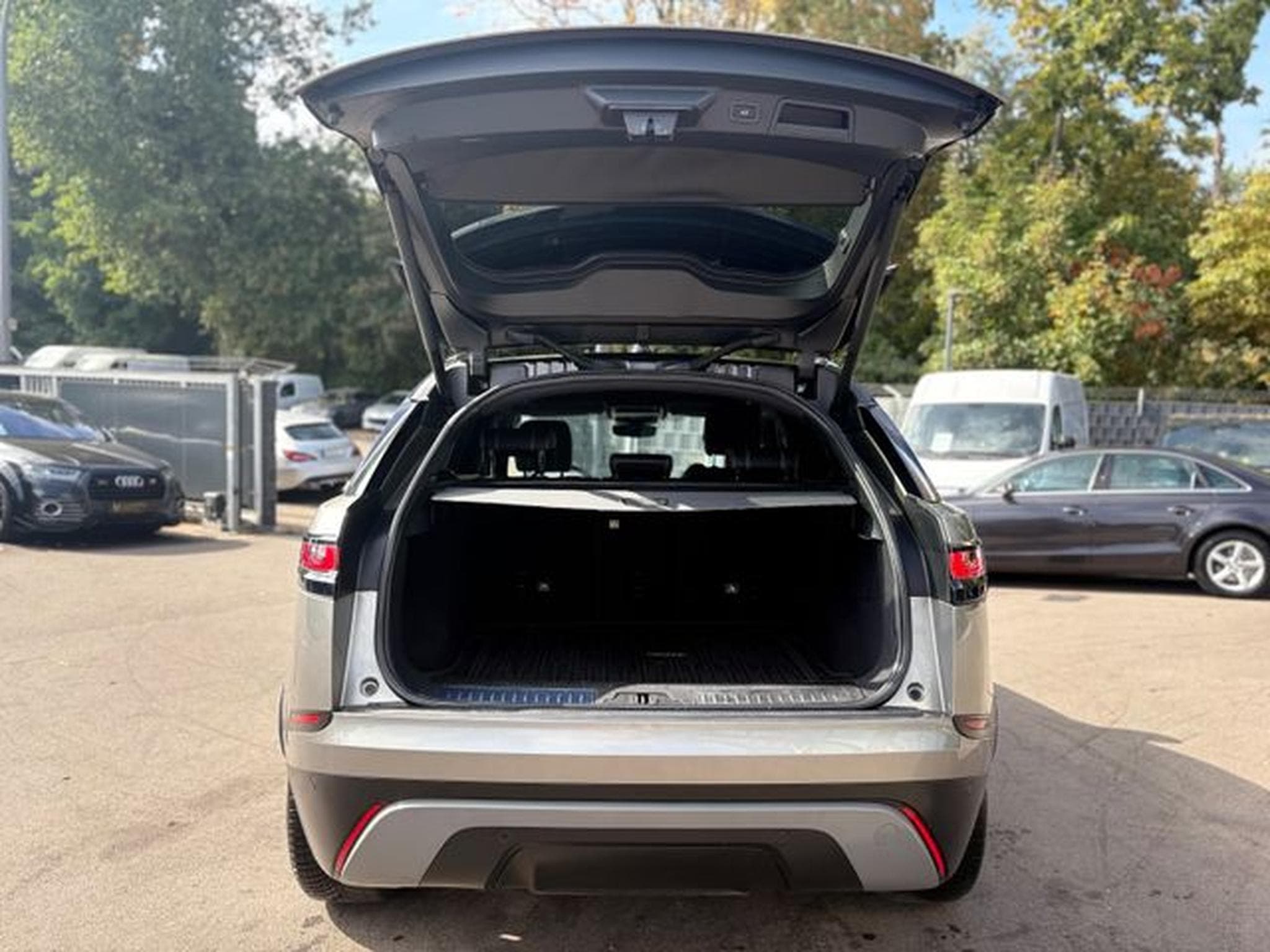Land-Rover Range Rover Velar RANGE ROVER VERLAR S*AWD*1.HD*LED*KAMERA*LEDER* (2019) - Foto 9