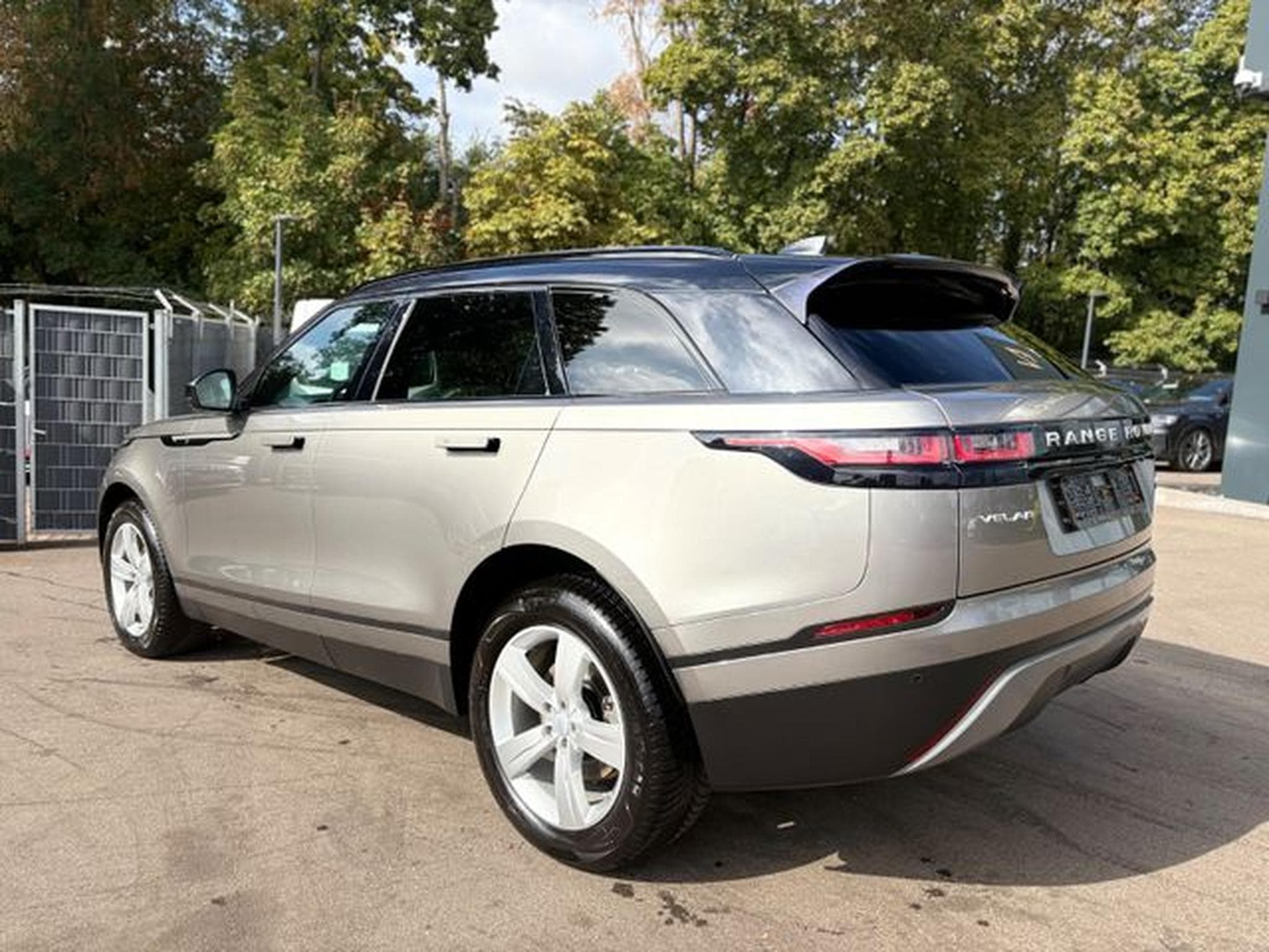 Land-Rover Range Rover Velar RANGE ROVER VERLAR S*AWD*1.HD*LED*KAMERA*LEDER* (2019) - Foto 10