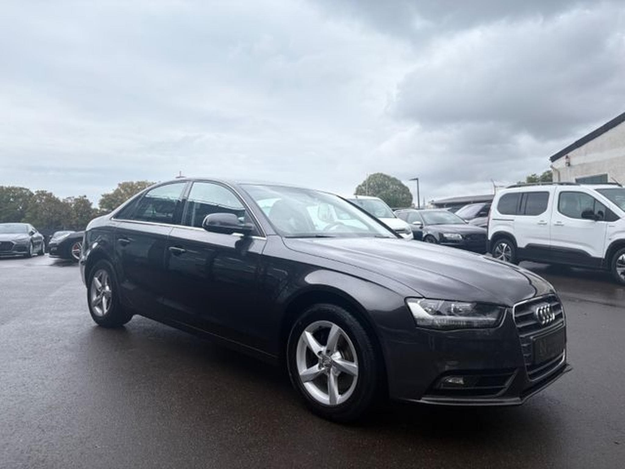 Audi A4 A4 AMBIENTE *NAVI*SHZ*KLIMAAUTOMATIK* (2015) - Foto 6