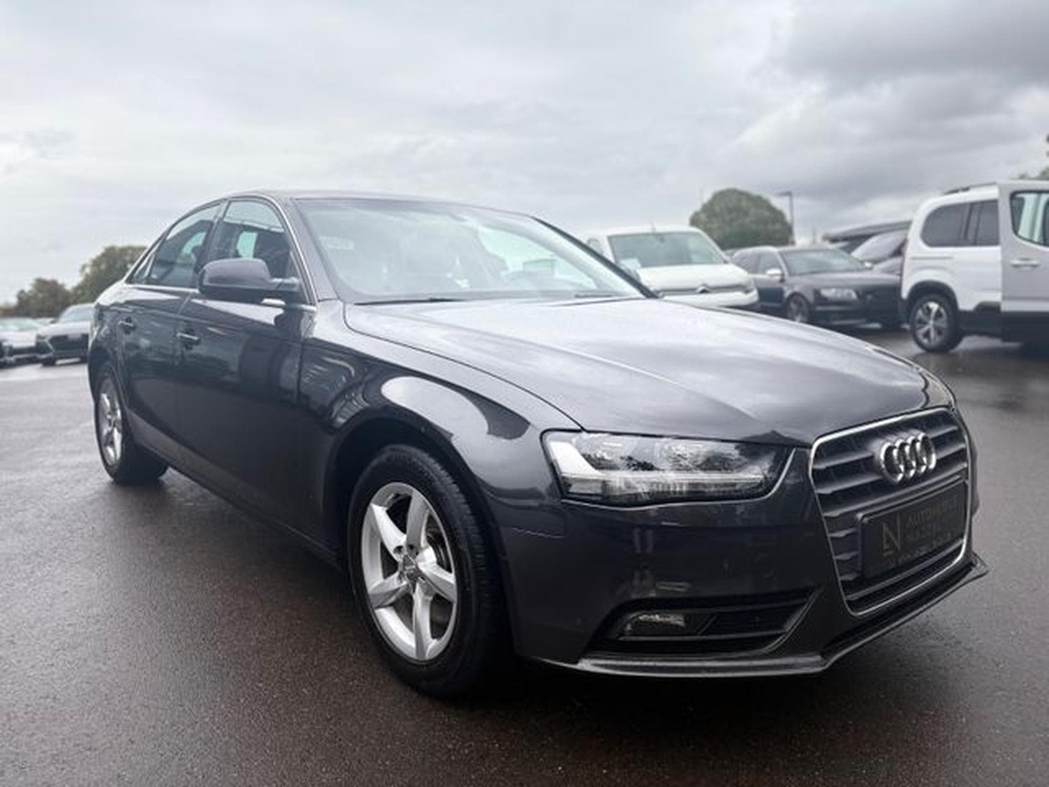 Audi A4 A4 AMBIENTE *NAVI*SHZ*KLIMAAUTOMATIK* (2015) - Foto 5