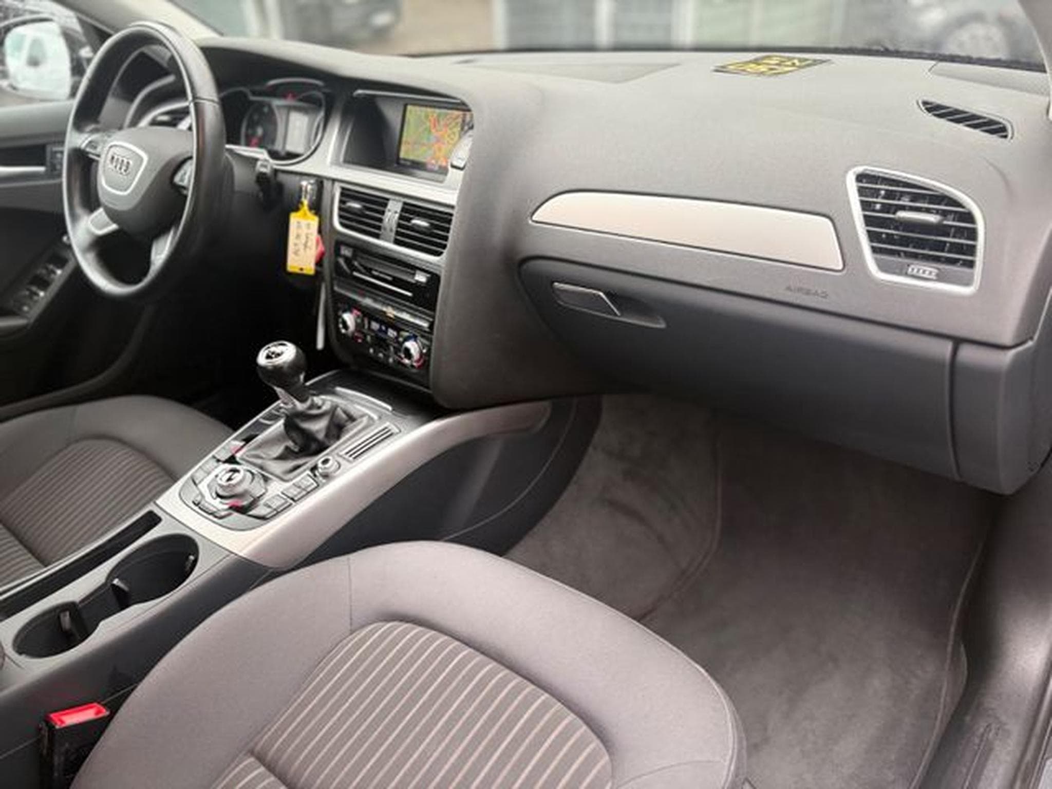 Audi A4 A4 AMBIENTE *NAVI*SHZ*KLIMAAUTOMATIK* (2015) - Foto 15