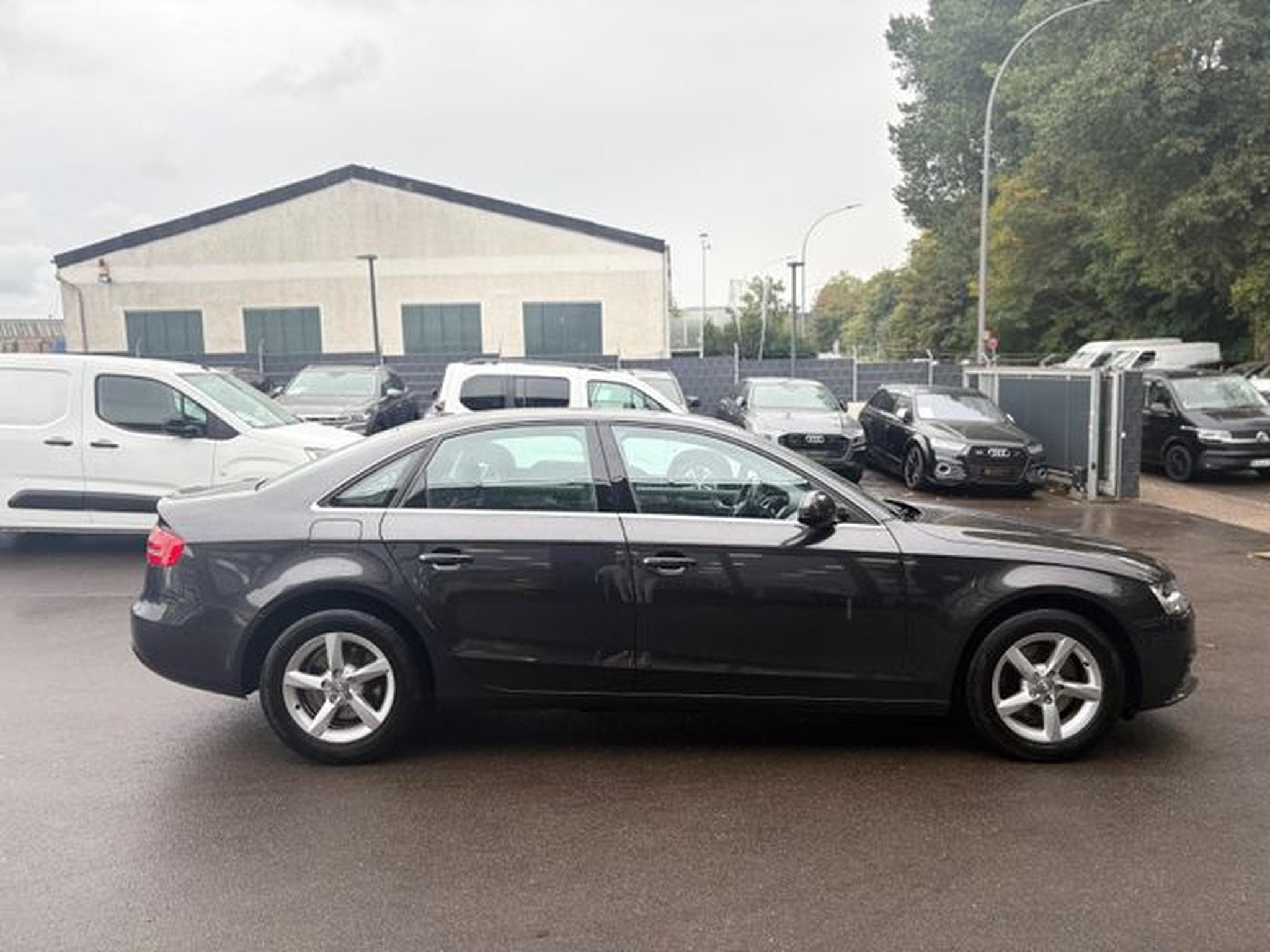 Audi A4 A4 AMBIENTE *NAVI*SHZ*KLIMAAUTOMATIK* (2015) - Foto 12