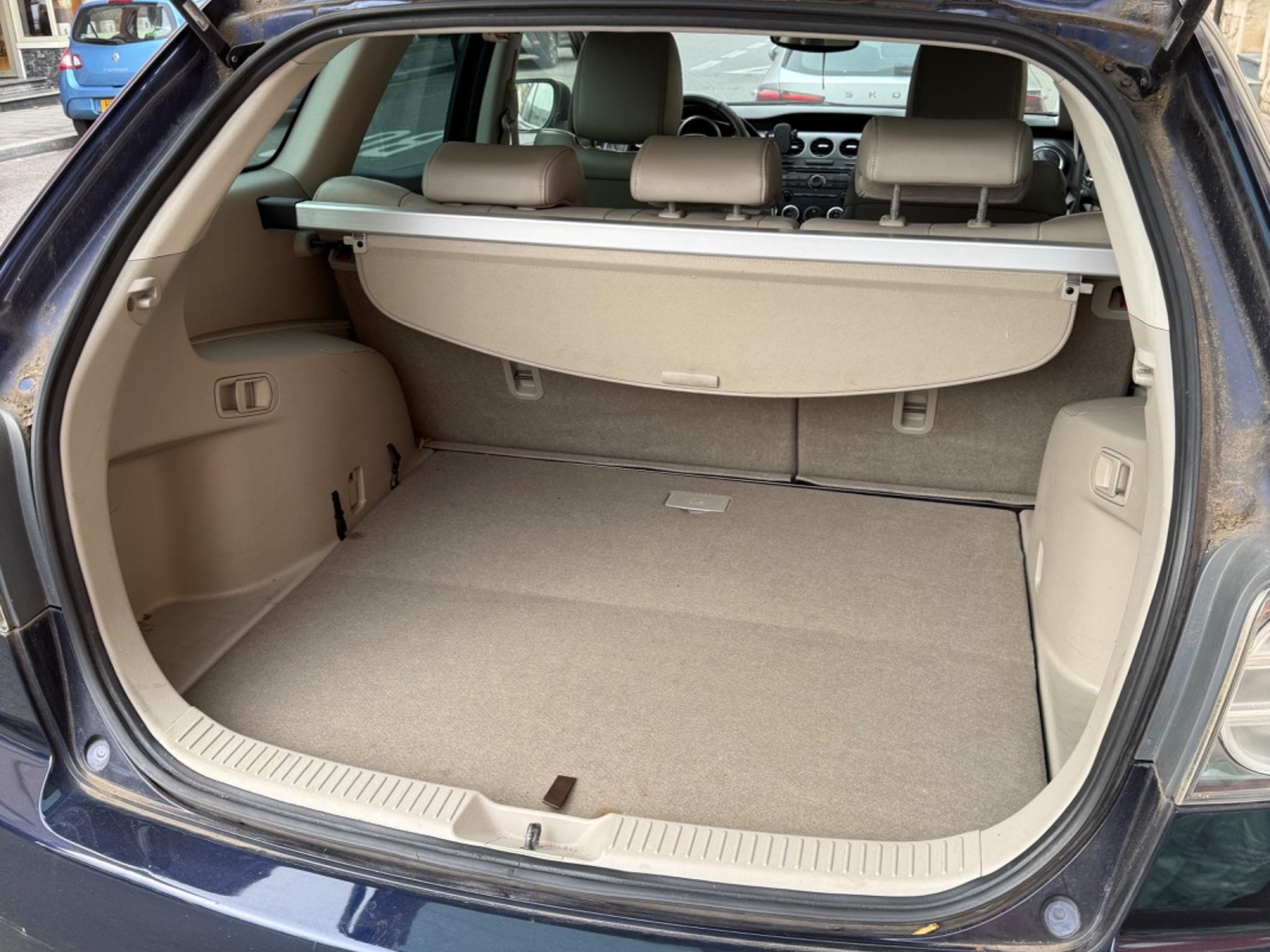 Mazda CX-7 Sport Tourer (2011) - Photo 7