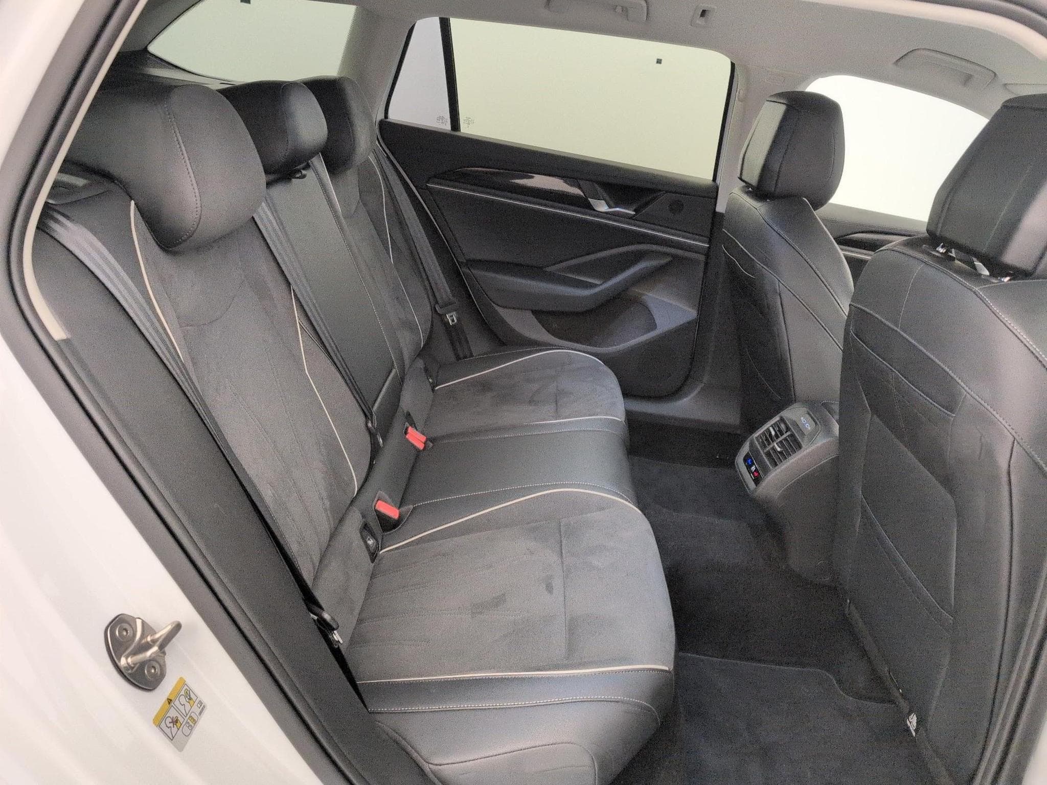 VW Passat Life Plus (2026) - Photo 2