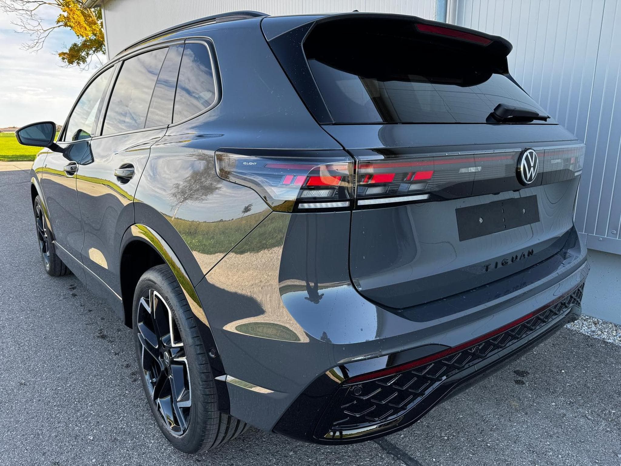 VW Tiguan 2.0 TDI 142 kW R-Line (2026) - Photo 2