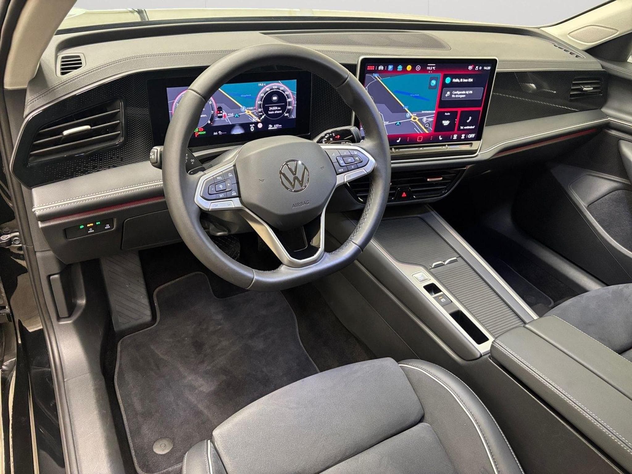 VW Passat Variant (2025) - Photo 6