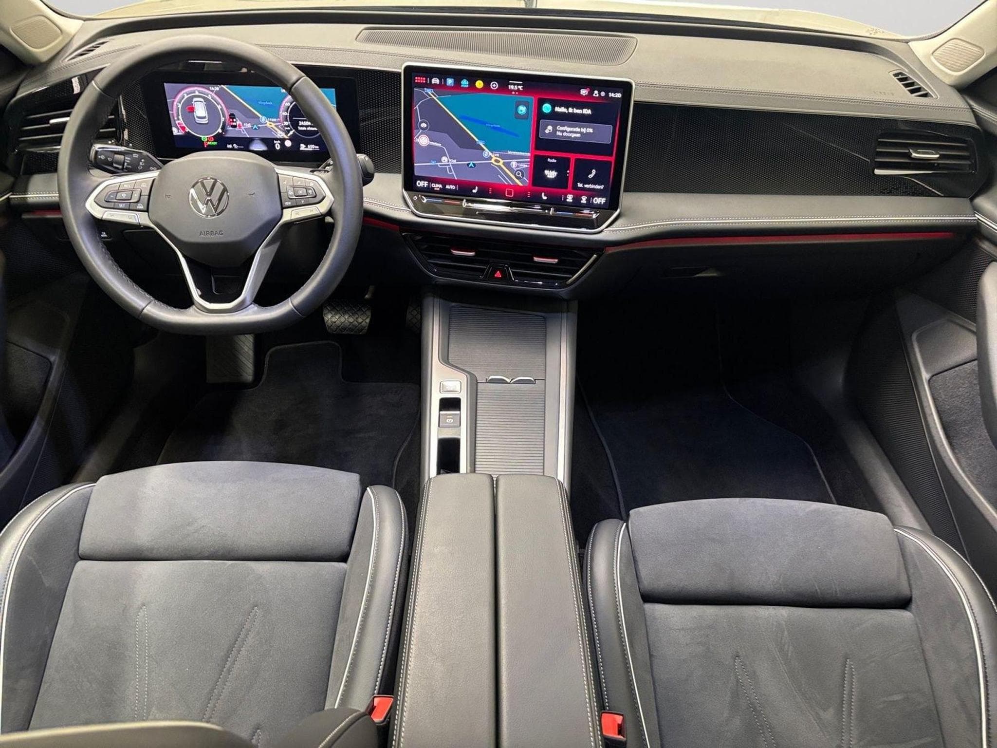 VW Passat Variant (2025) - Photo 7