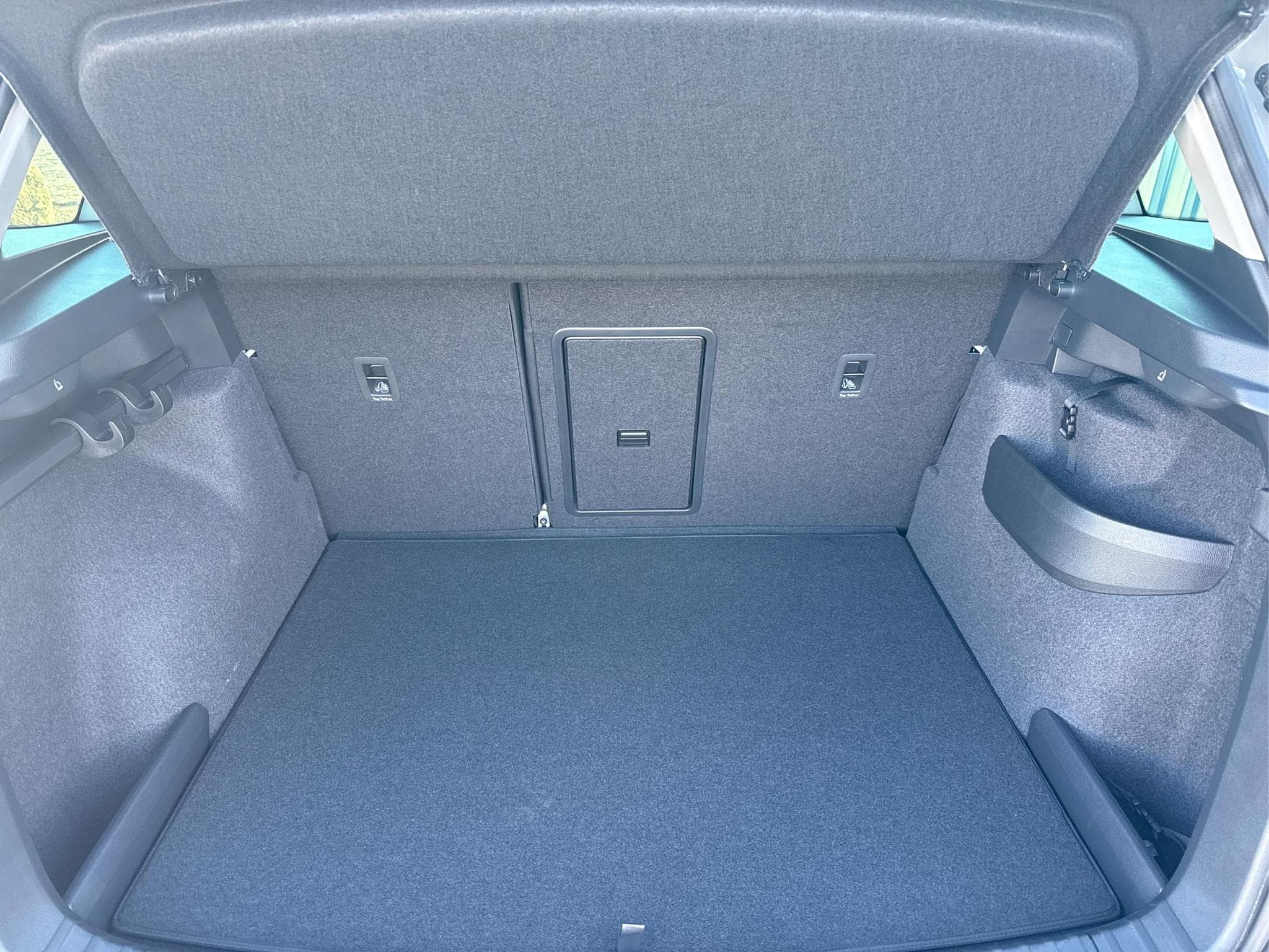 Skoda Karoq Selection 1.5 TSI (2026) - Photo 10