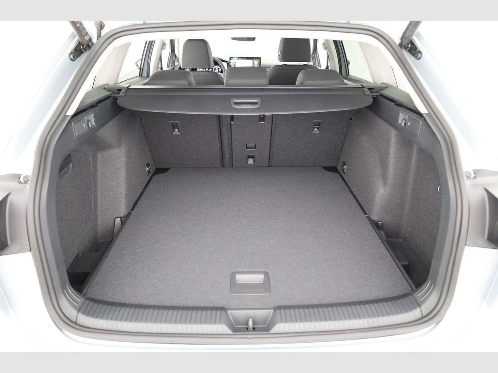 VW Golf Variant 1.5 TSI 110 kW Life (2026) - Foto 11