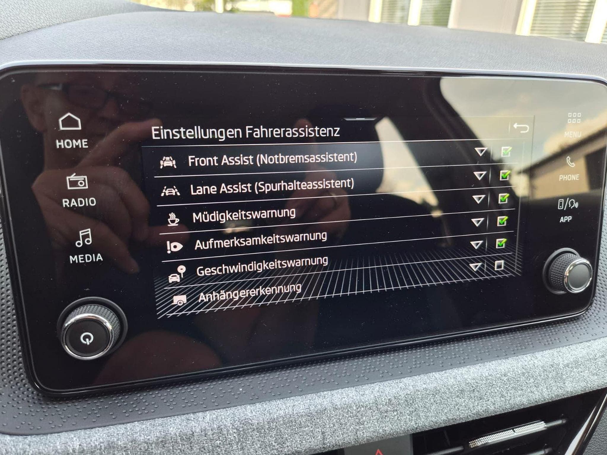 Skoda Scala 1.0 TSI 115PS (2026) - Foto 22