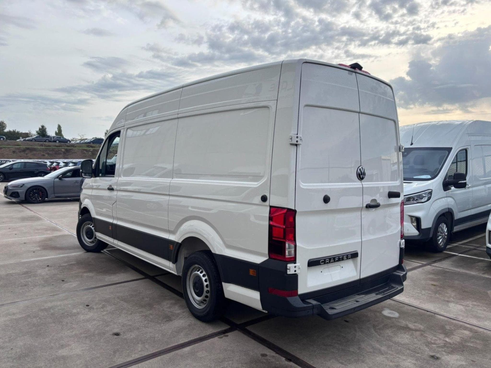 VW Crafter L3H3 30 (2026) - Foto 4