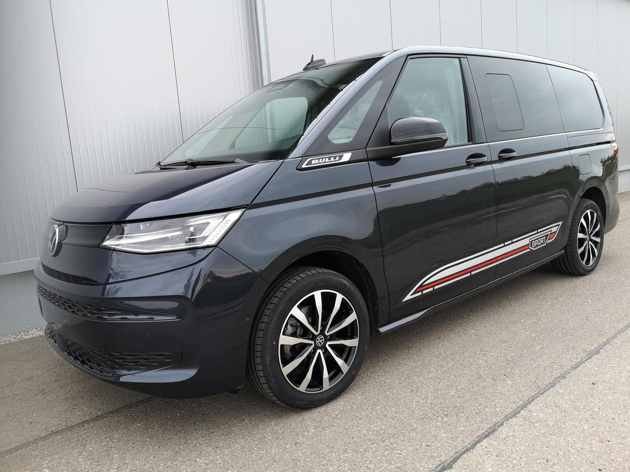 VW T7 Sport Edition (2026) - Photo 1