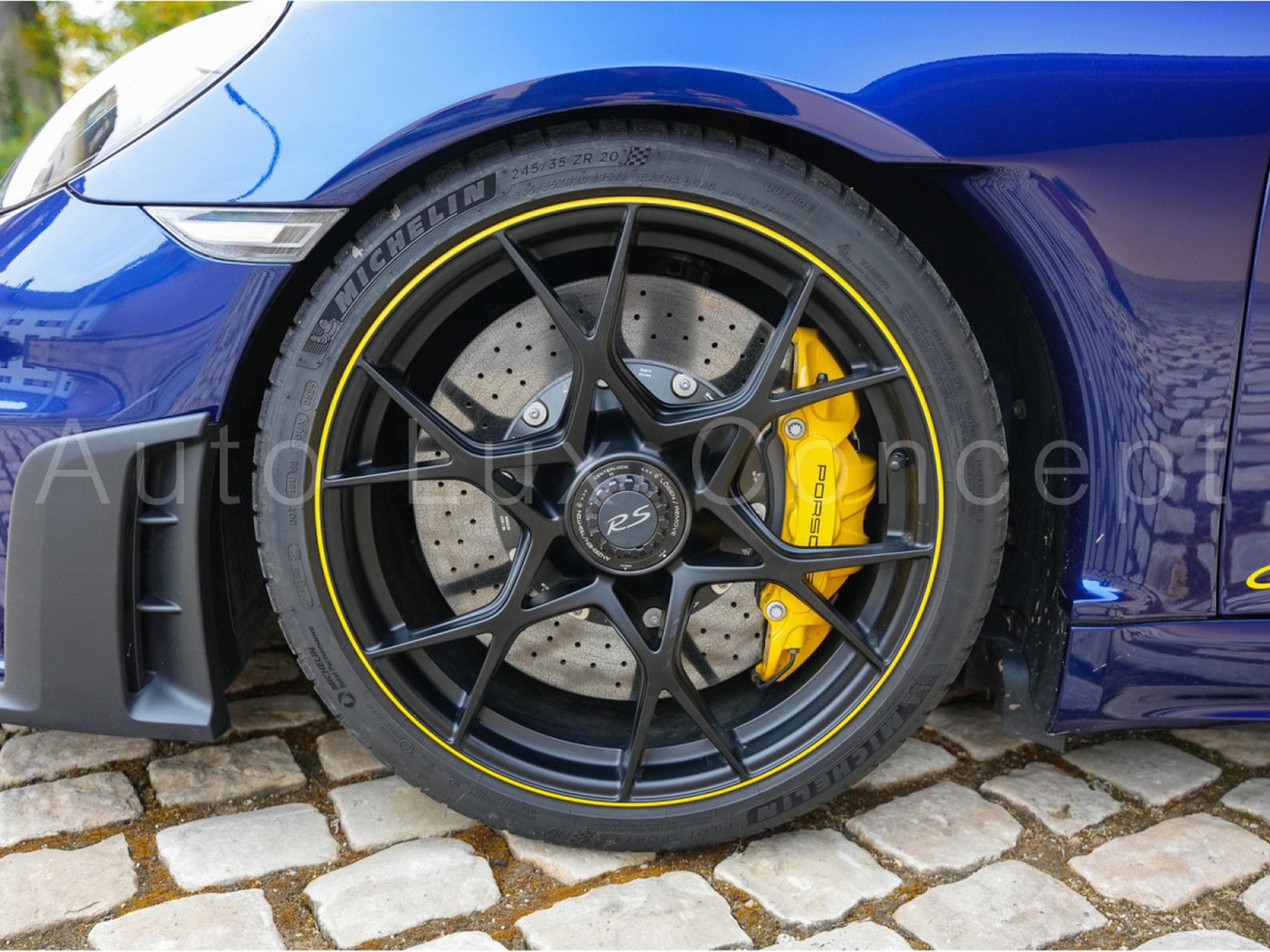 Porsche Cayman 718 GT4 RS Pack Weissach (2023) - Photo 9