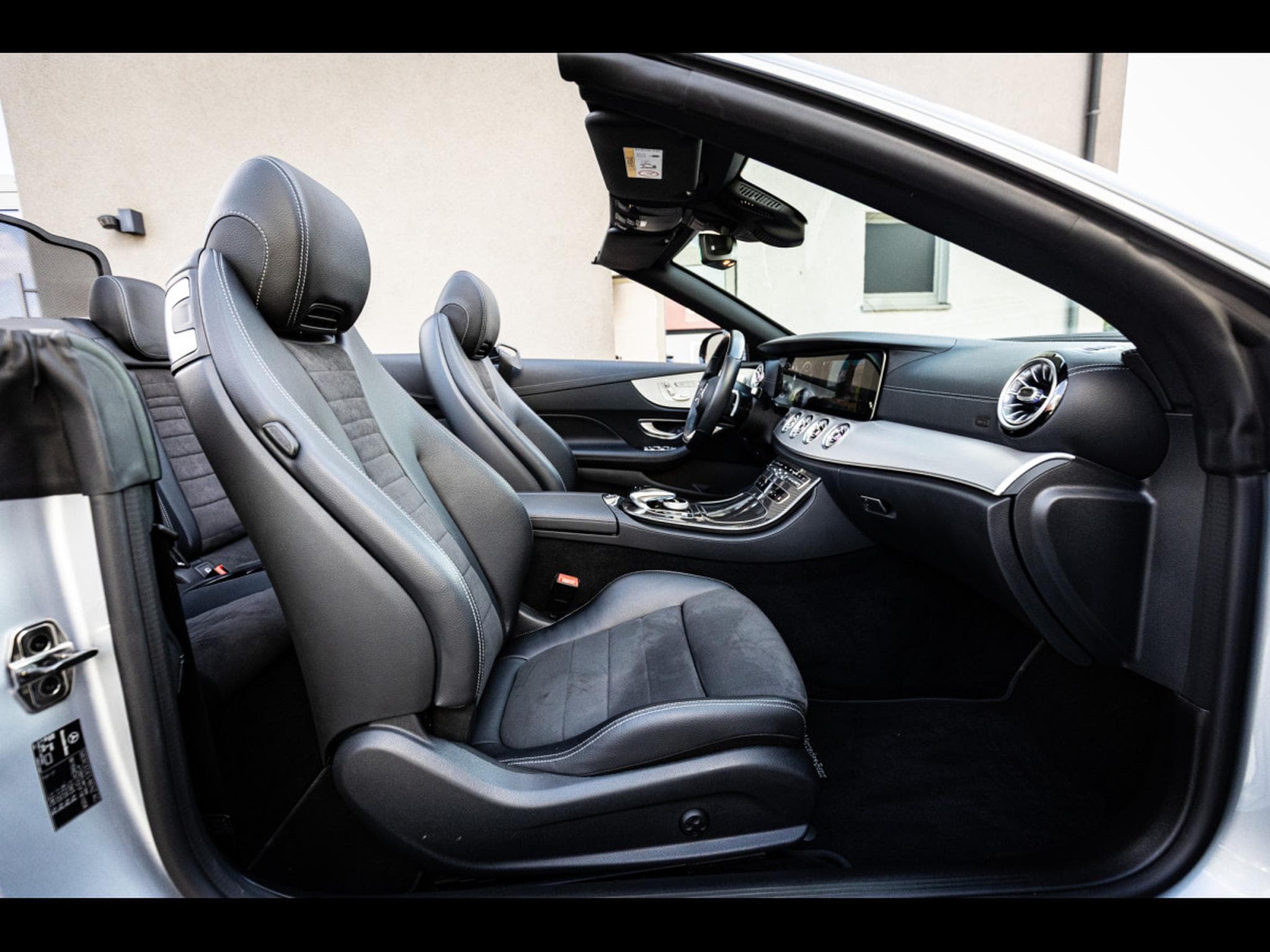 Mercedes E 300 CABRIOLET AMG-LINE - HIGH-TECH-SILBER METALLIC (2023) - Photo 14