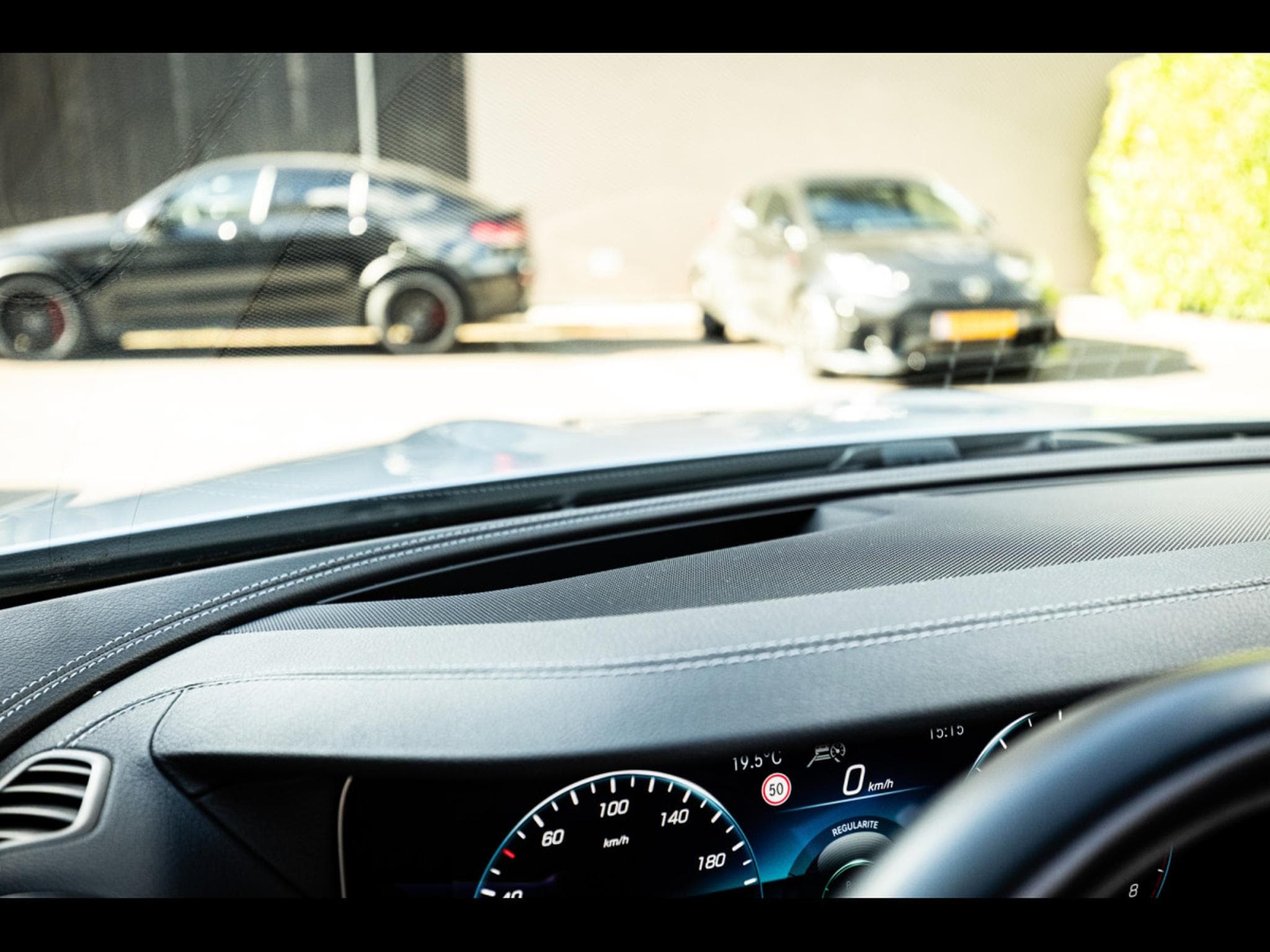 Mercedes E 300 CABRIOLET AMG-LINE - HIGH-TECH-SILBER METALLIC (2023) - Photo 24
