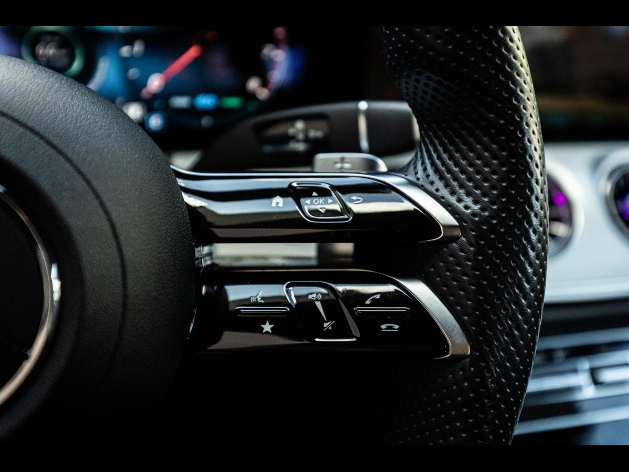 Mercedes E 300 CABRIOLET AMG-LINE - HIGH-TECH-SILBER METALLIC (2023) - Photo 23