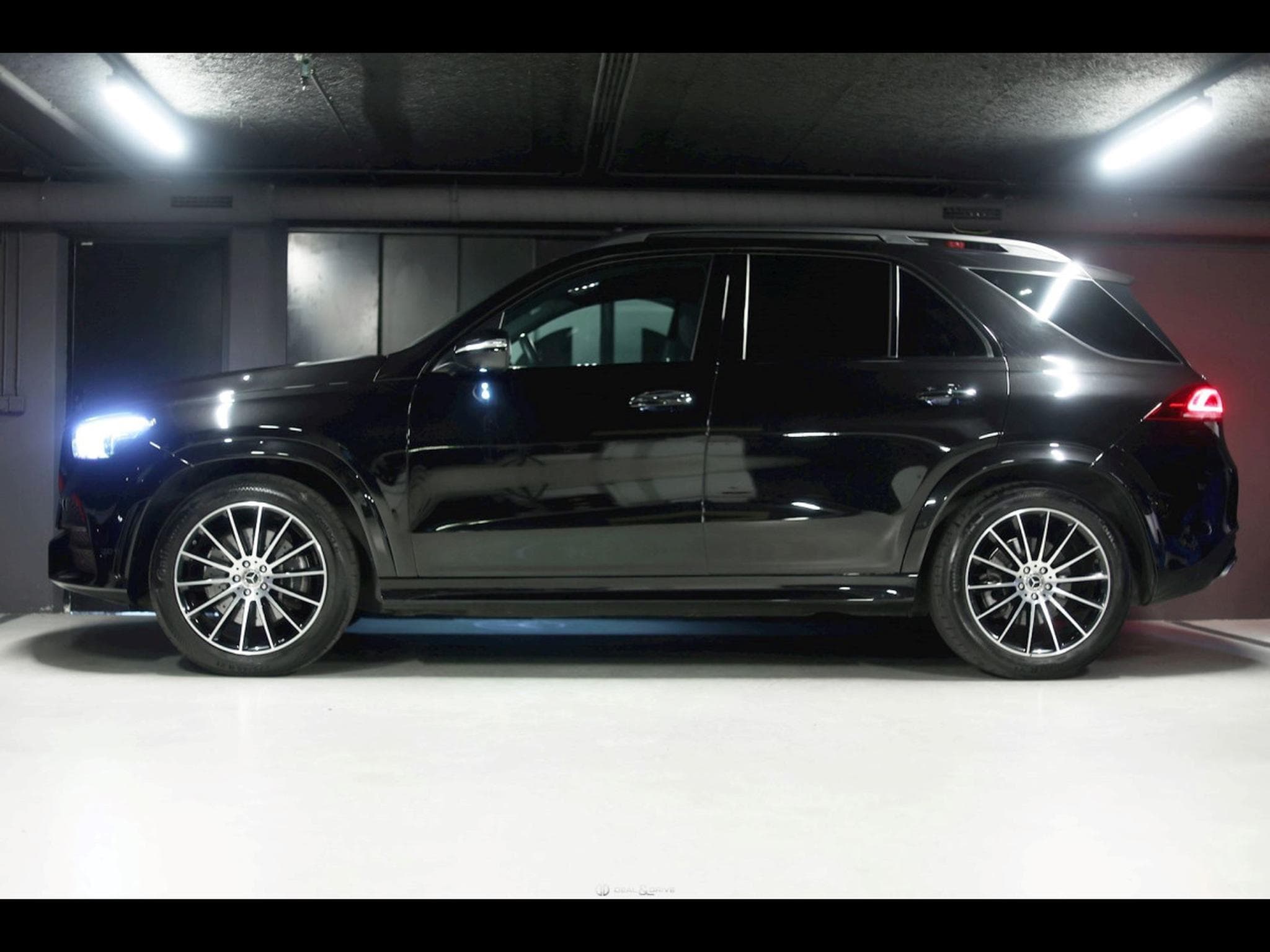 Mercedes GLE 400 D 4MATIC AMG-LINE - OBSIDIANSCHWARZ METALLIC (2020) - Photo 2