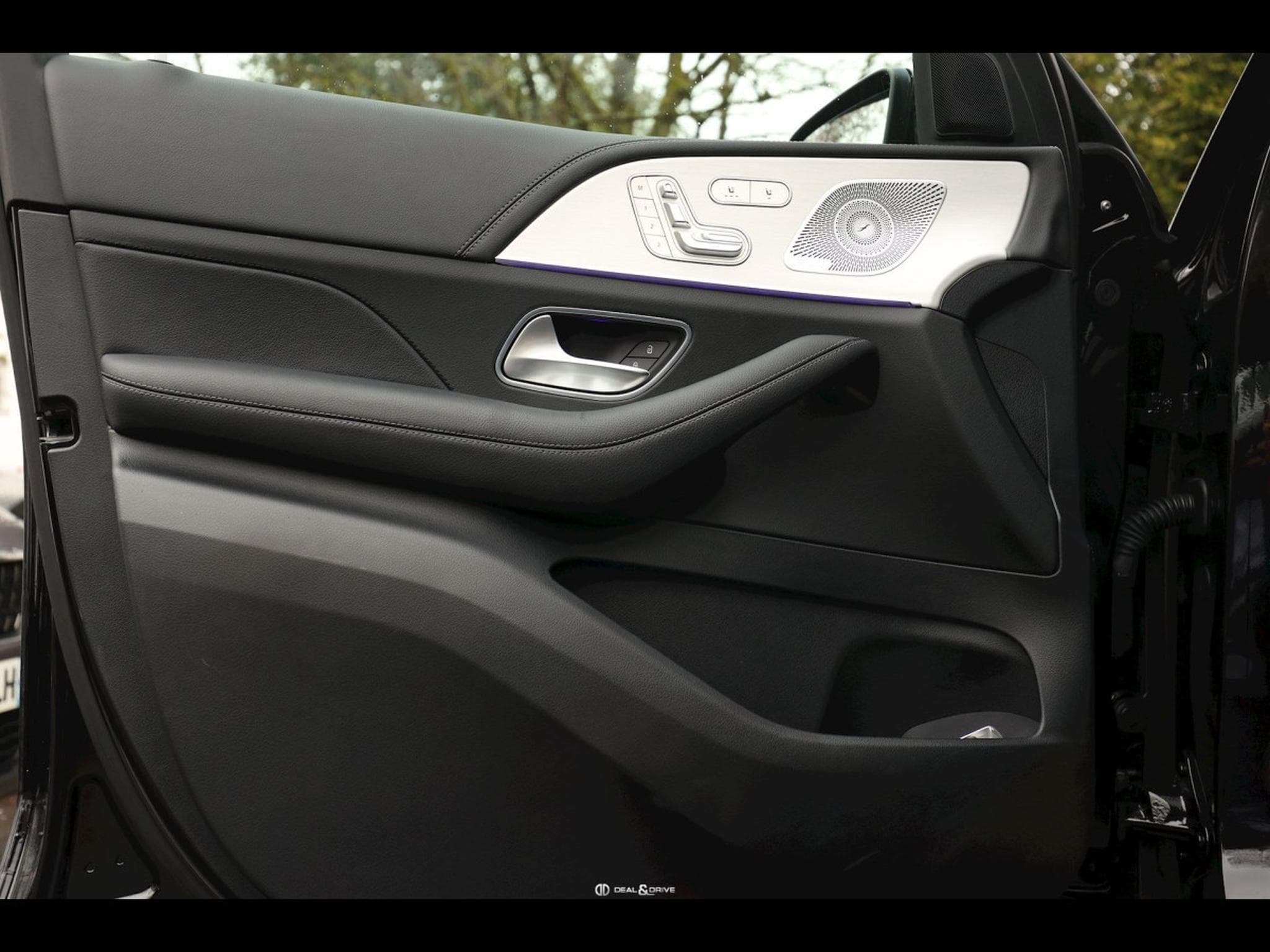 Mercedes GLE 400 D 4MATIC AMG-LINE - OBSIDIANSCHWARZ METALLIC (2020) - Photo 9