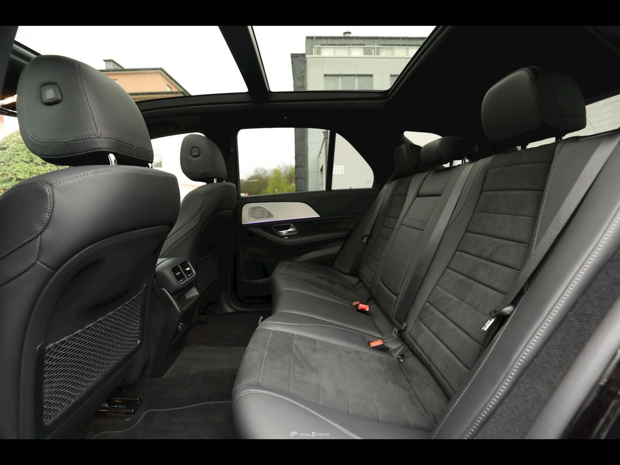 Mercedes GLE 400 D 4MATIC AMG-LINE - OBSIDIANSCHWARZ METALLIC (2020) - Photo 21