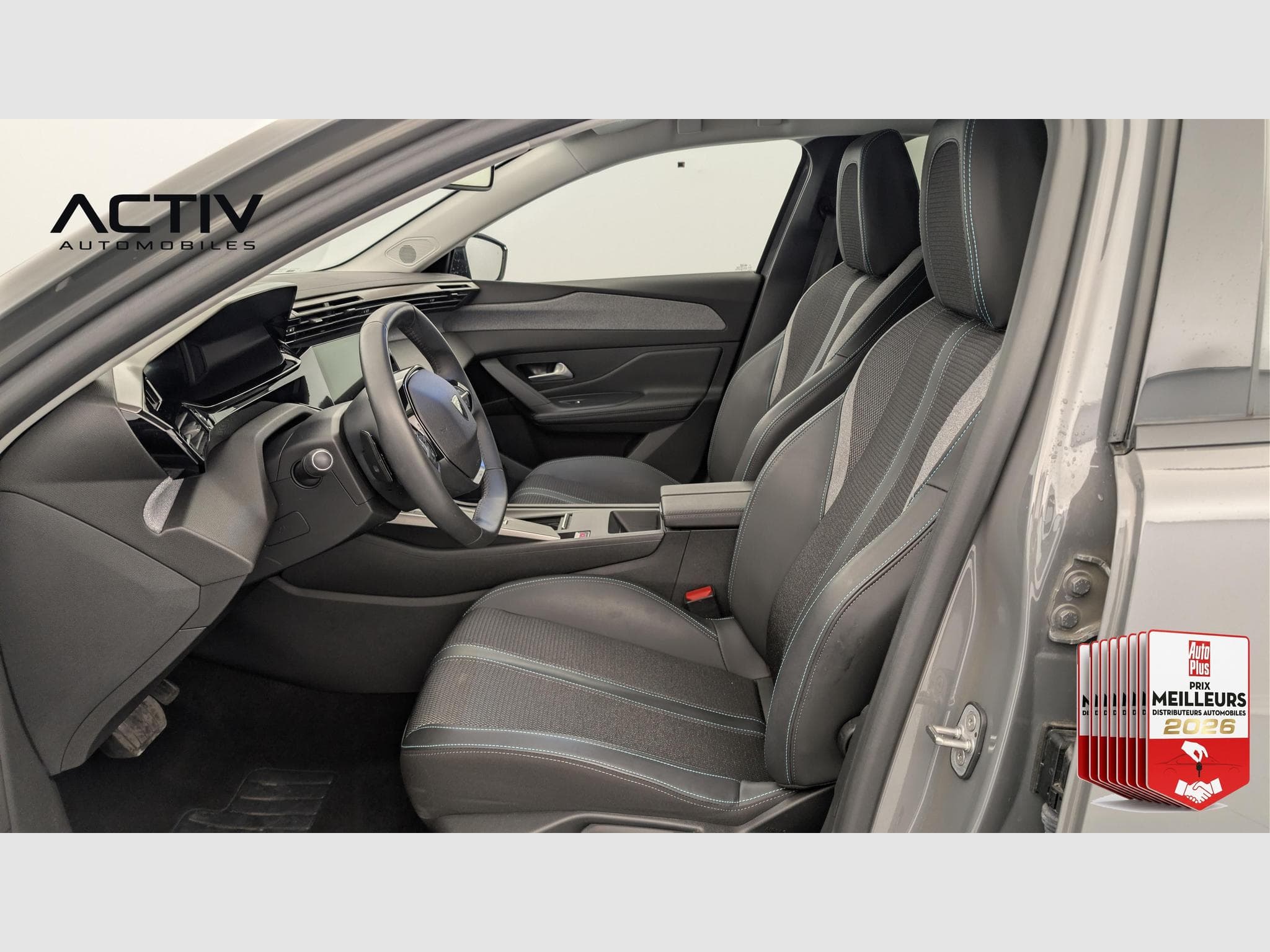 Peugeot 408 Hybrid 145 e-DCS6 Allure (2025) - Foto 16