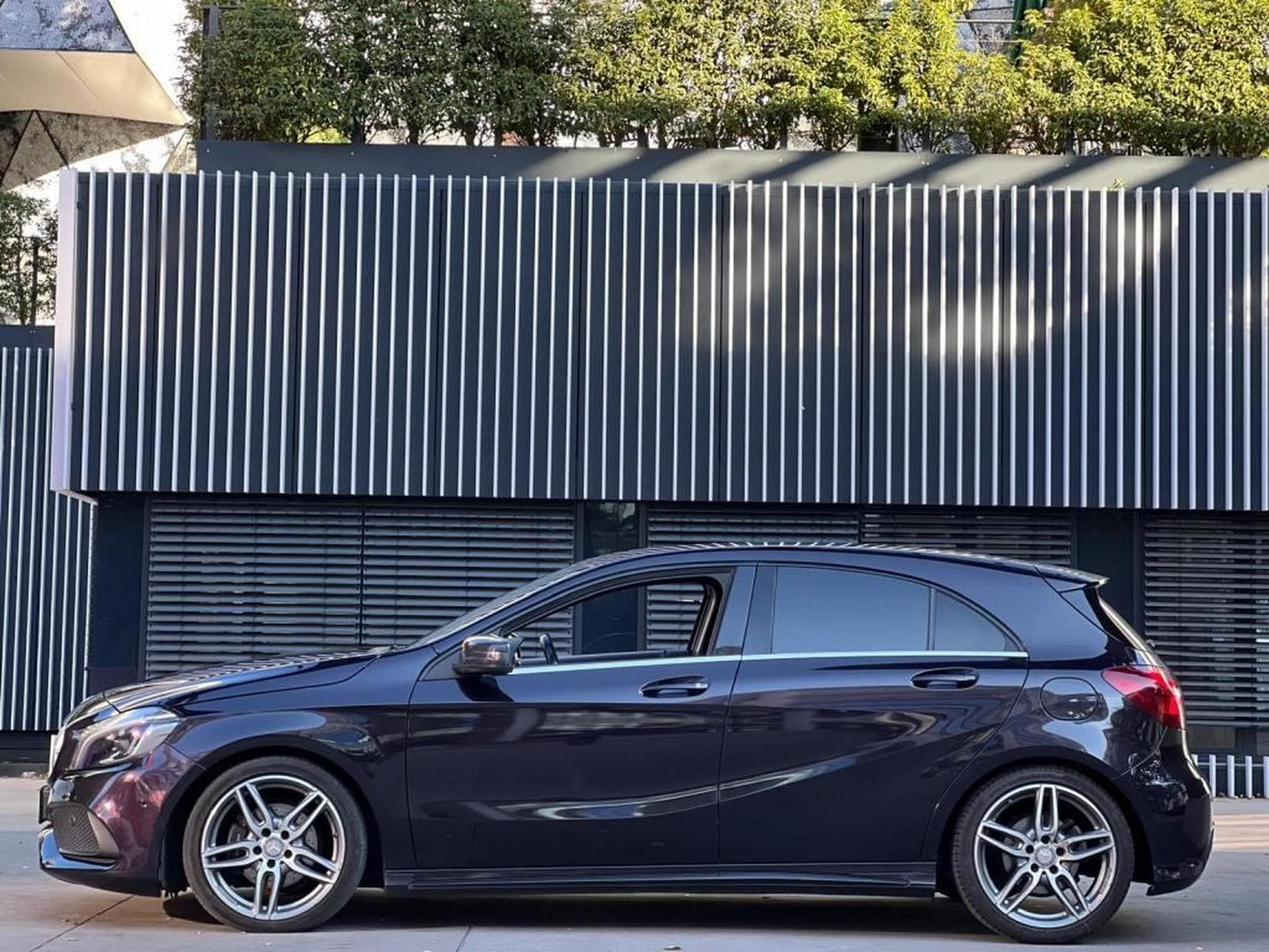 Mercedes A 200 Amg Line / Automatique / Alcantara / Essence / (2016) - Photo 7