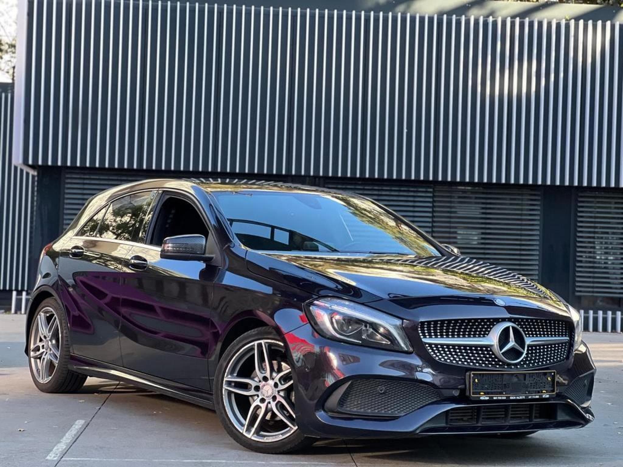 Mercedes A 200 Amg Line / Automatique / Alcantara / Essence / (2016) - Photo 2
