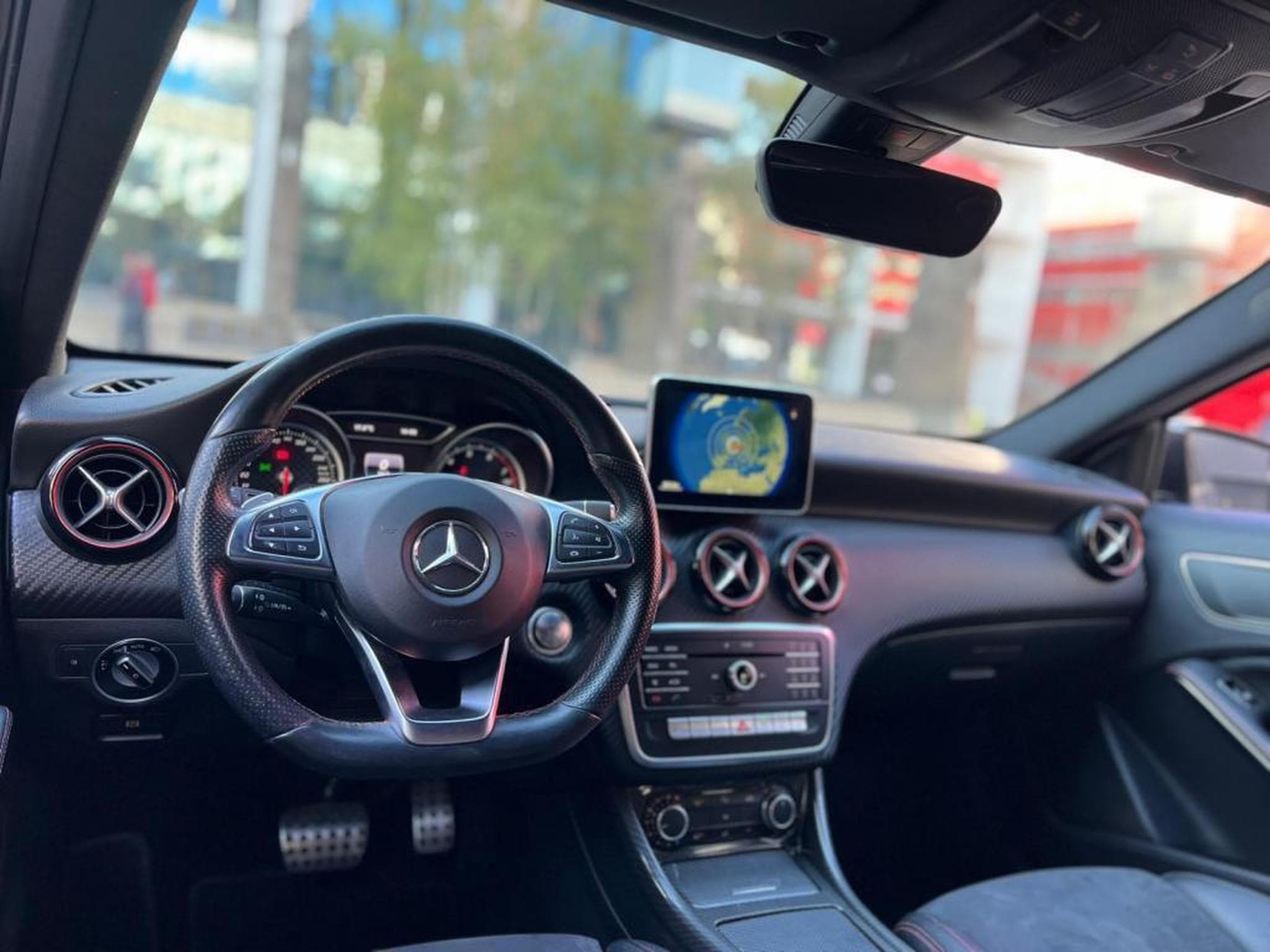 Mercedes A 200 Amg Line / Automatique / Alcantara / Essence / (2016) - Photo 11