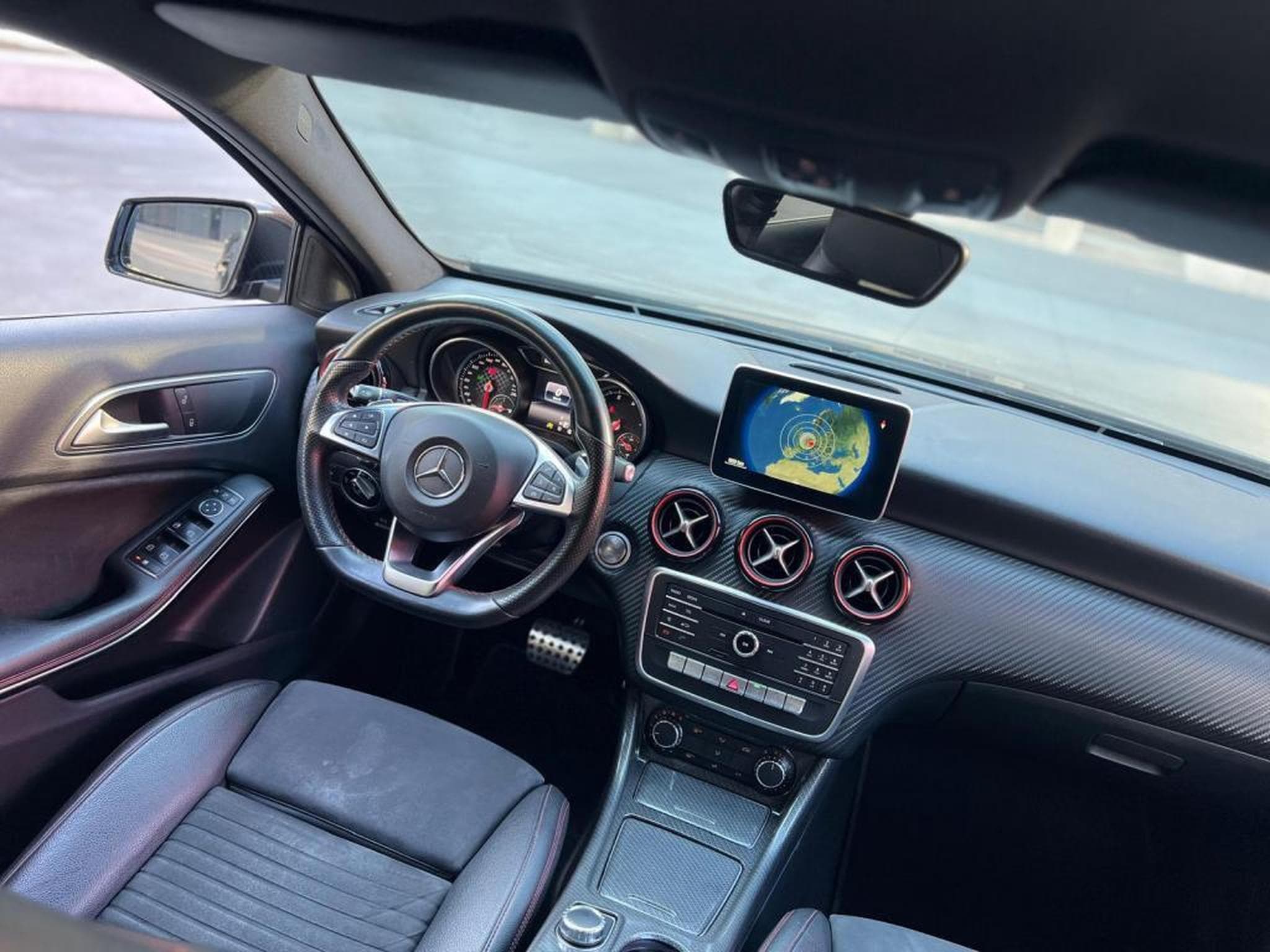 Mercedes A 200 Amg Line / Automatique / Alcantara / Essence / (2016) - Photo 12