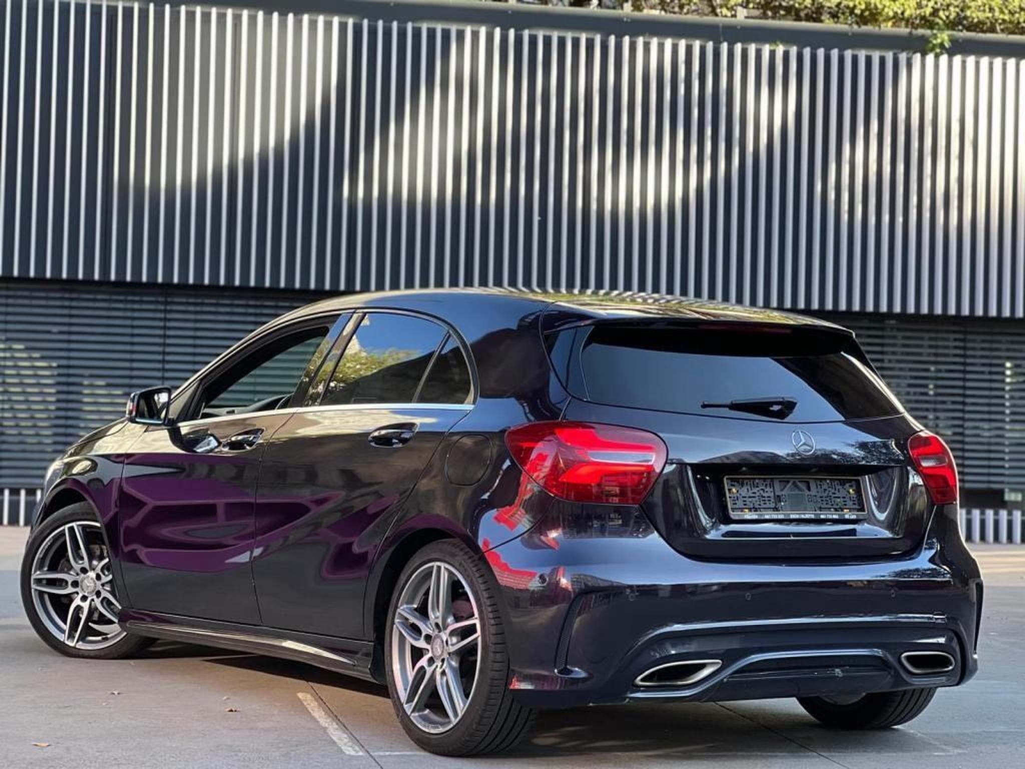 Mercedes A 200 Amg Line / Automatique / Alcantara / Essence / (2016) - Photo 4