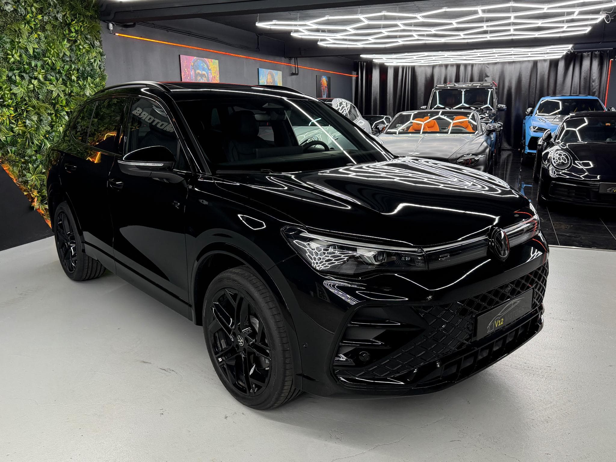 VW Tiguan 4Motion 142kw R-line Pano Leder IQ Drive 360° (2026) - Photo 3