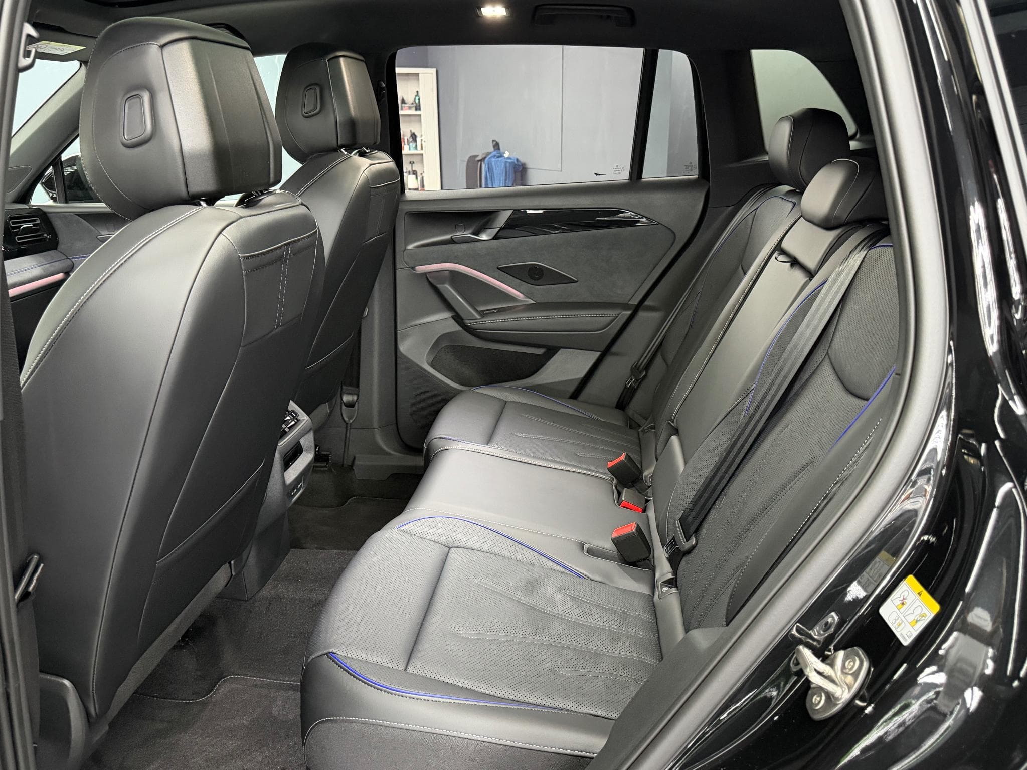 VW Tiguan 4Motion 142kw R-line Pano Leder IQ Drive 360° (2026) - Photo 12