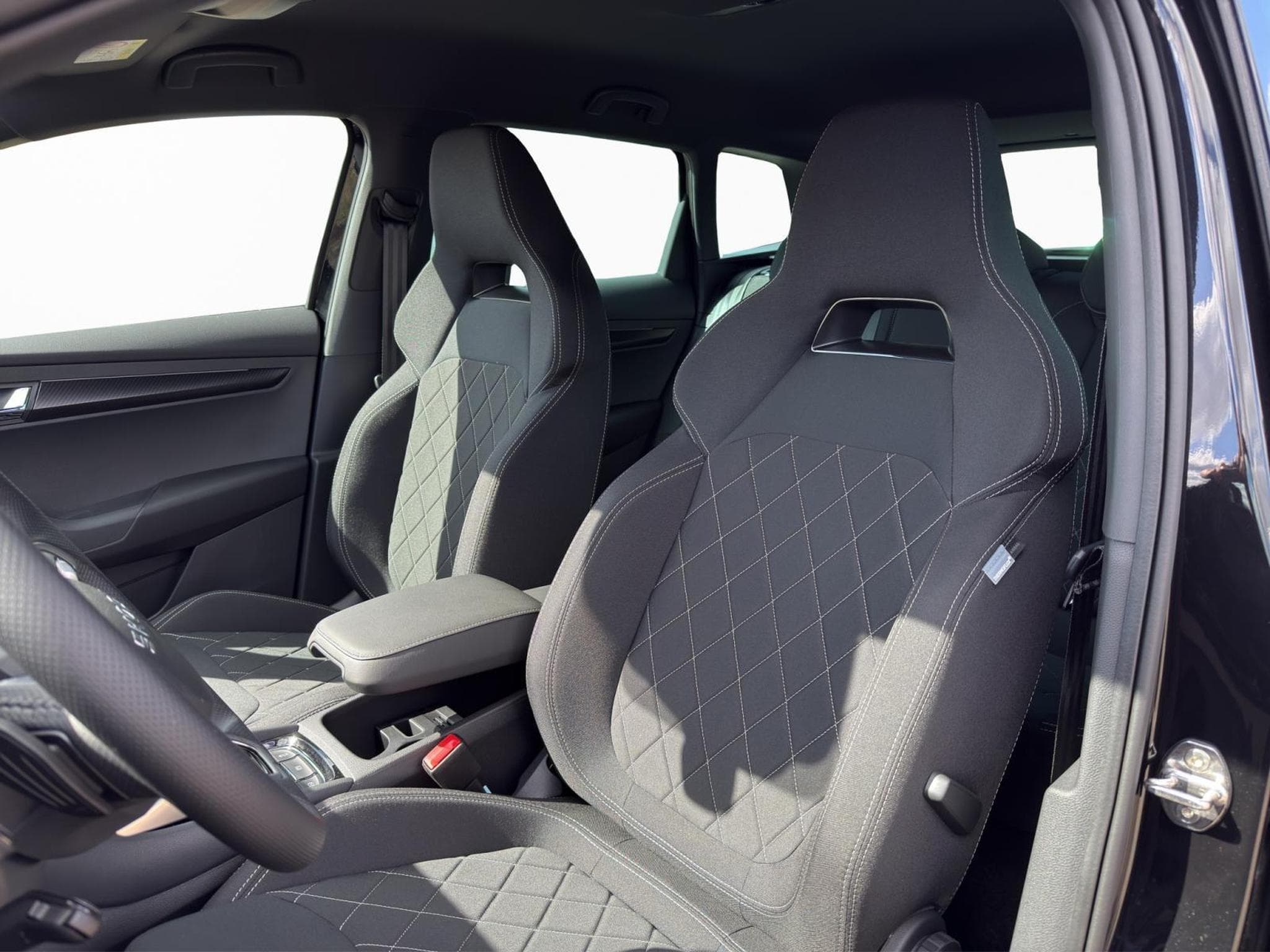 Skoda Karoq Sportline (2026) - Foto 8