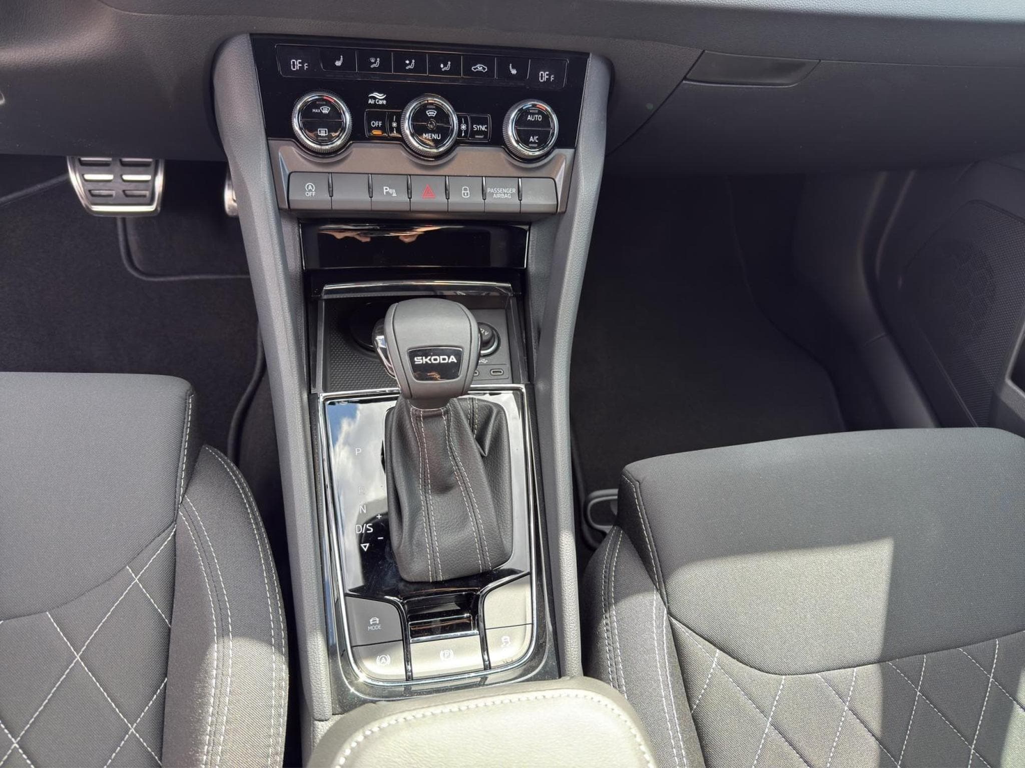 Skoda Karoq Sportline (2026) - Foto 14