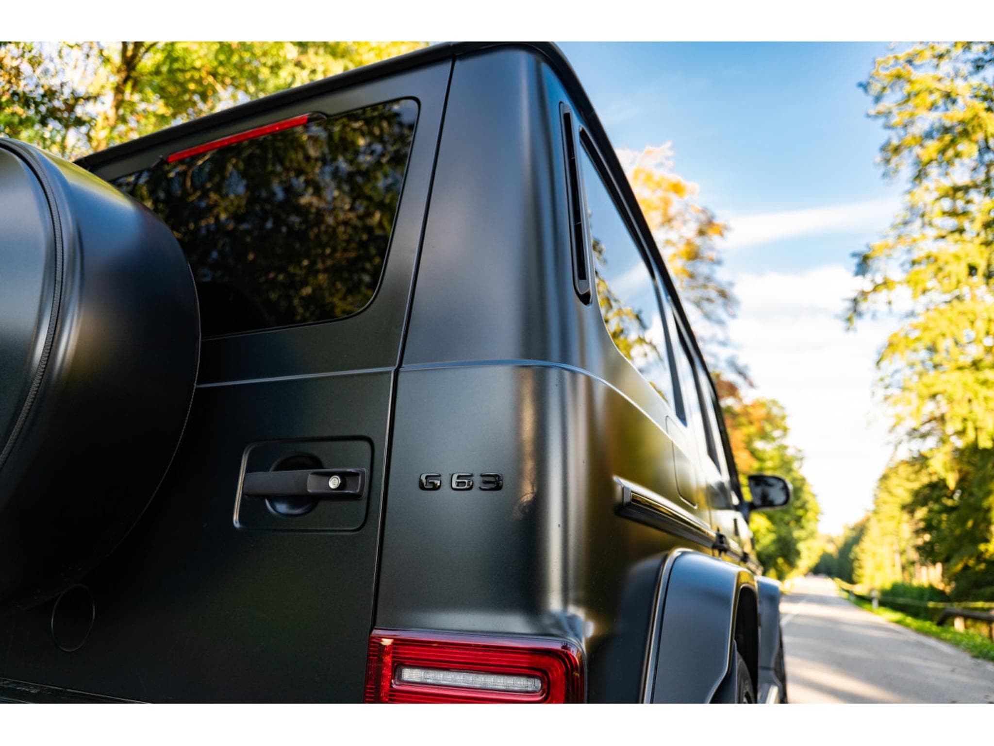 Mercedes G 63 AMG 585 cv - Burmester Surround - Pack Sport Black AMG - Carbon (2023) - Foto 6