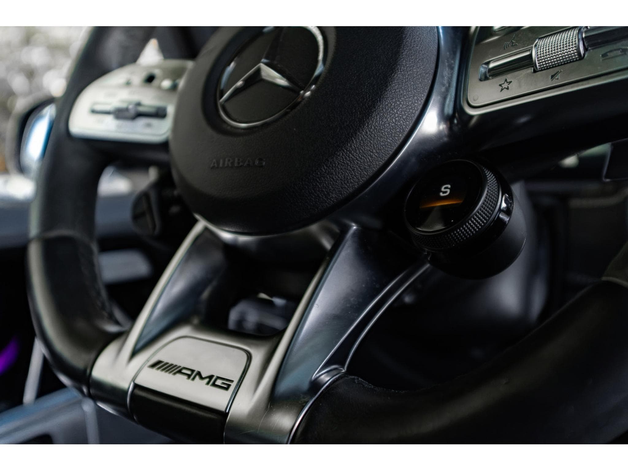Mercedes G 63 AMG 585 cv - Burmester Surround - Pack Sport Black AMG - Carbon (2023) - Foto 14