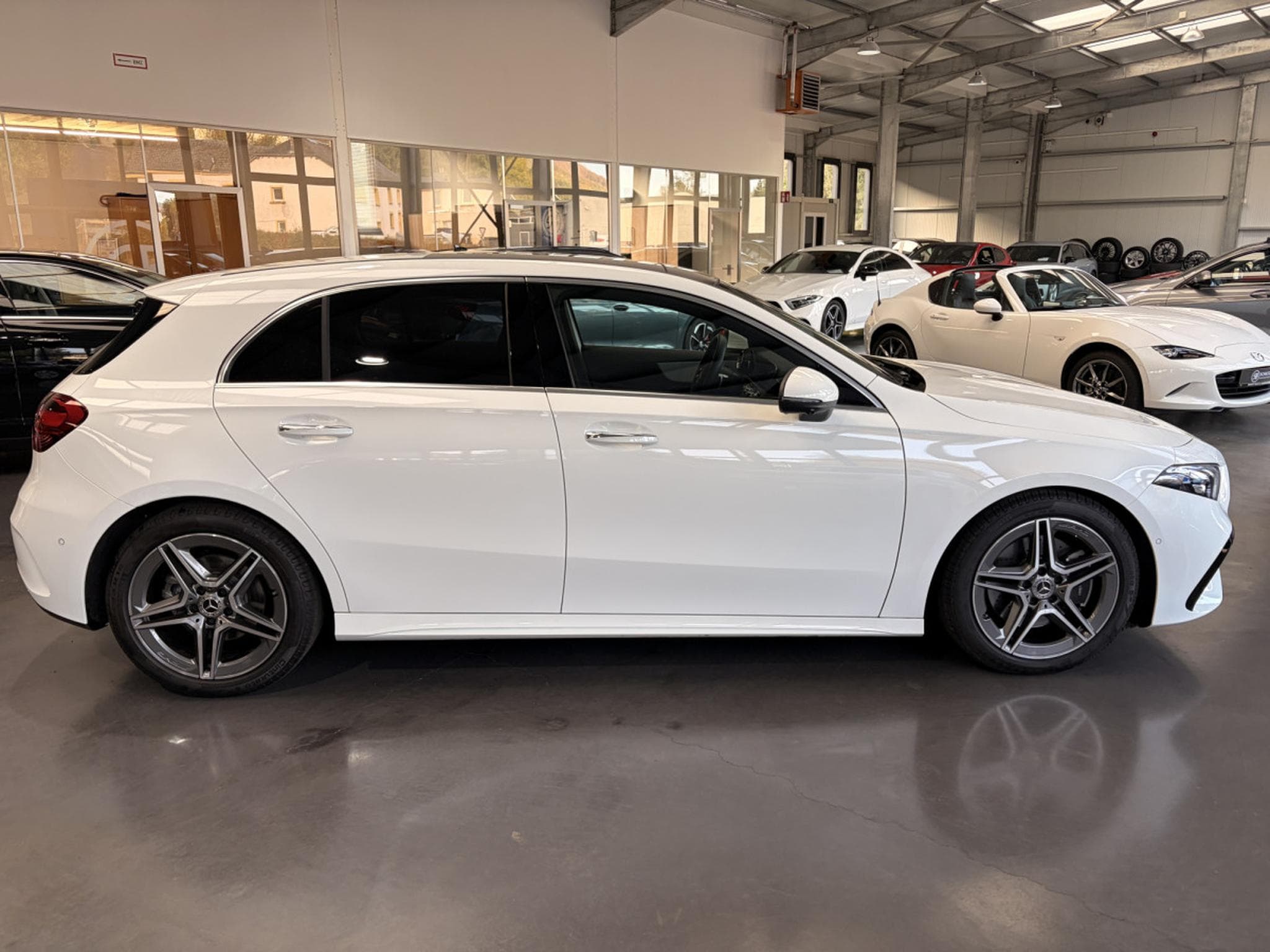 Mercedes A 220 d AMG Line Auto 190HP (2025) - Photo 2
