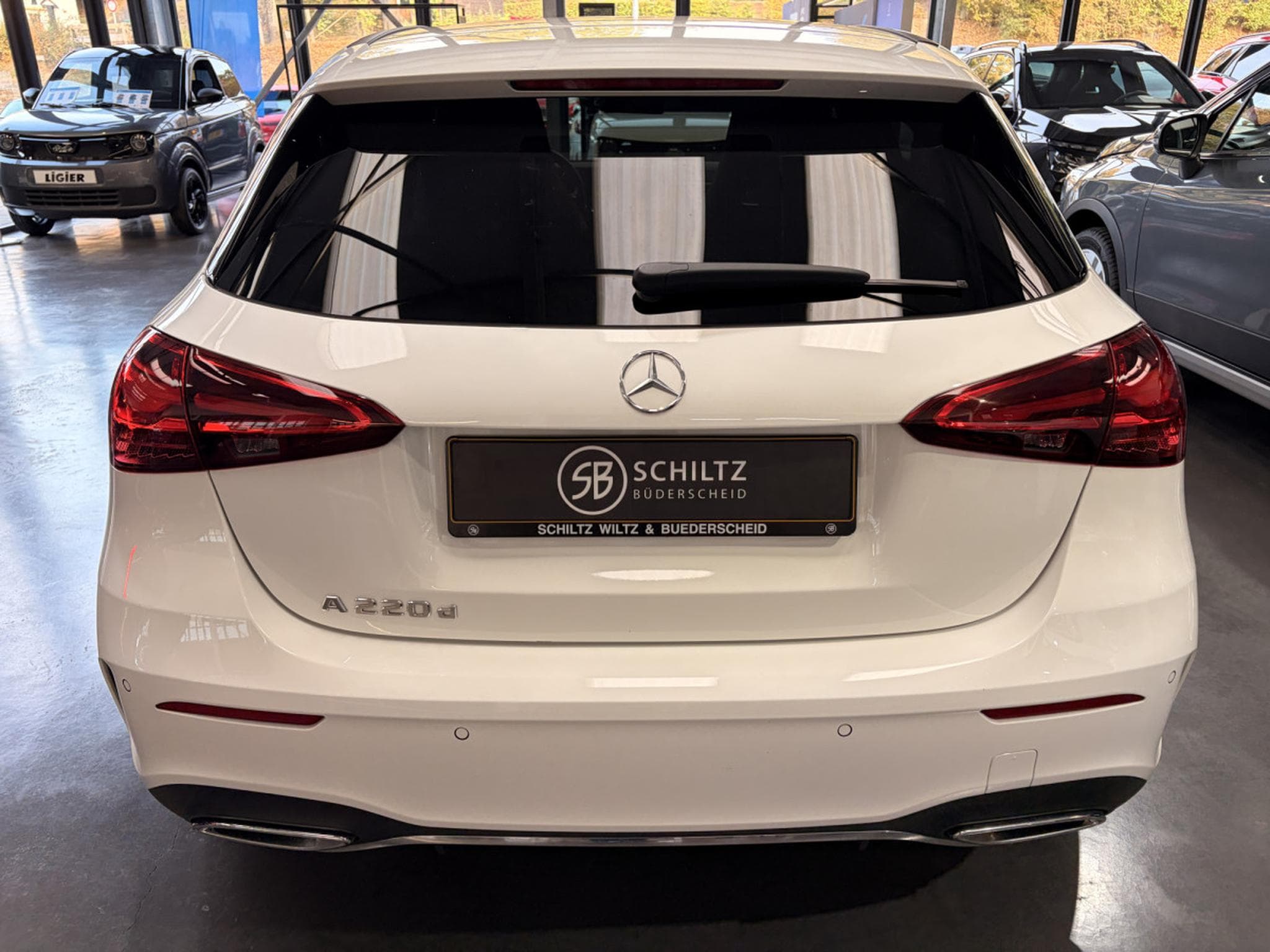 Mercedes A 220 d AMG Line Auto 190HP (2025) - Photo 4