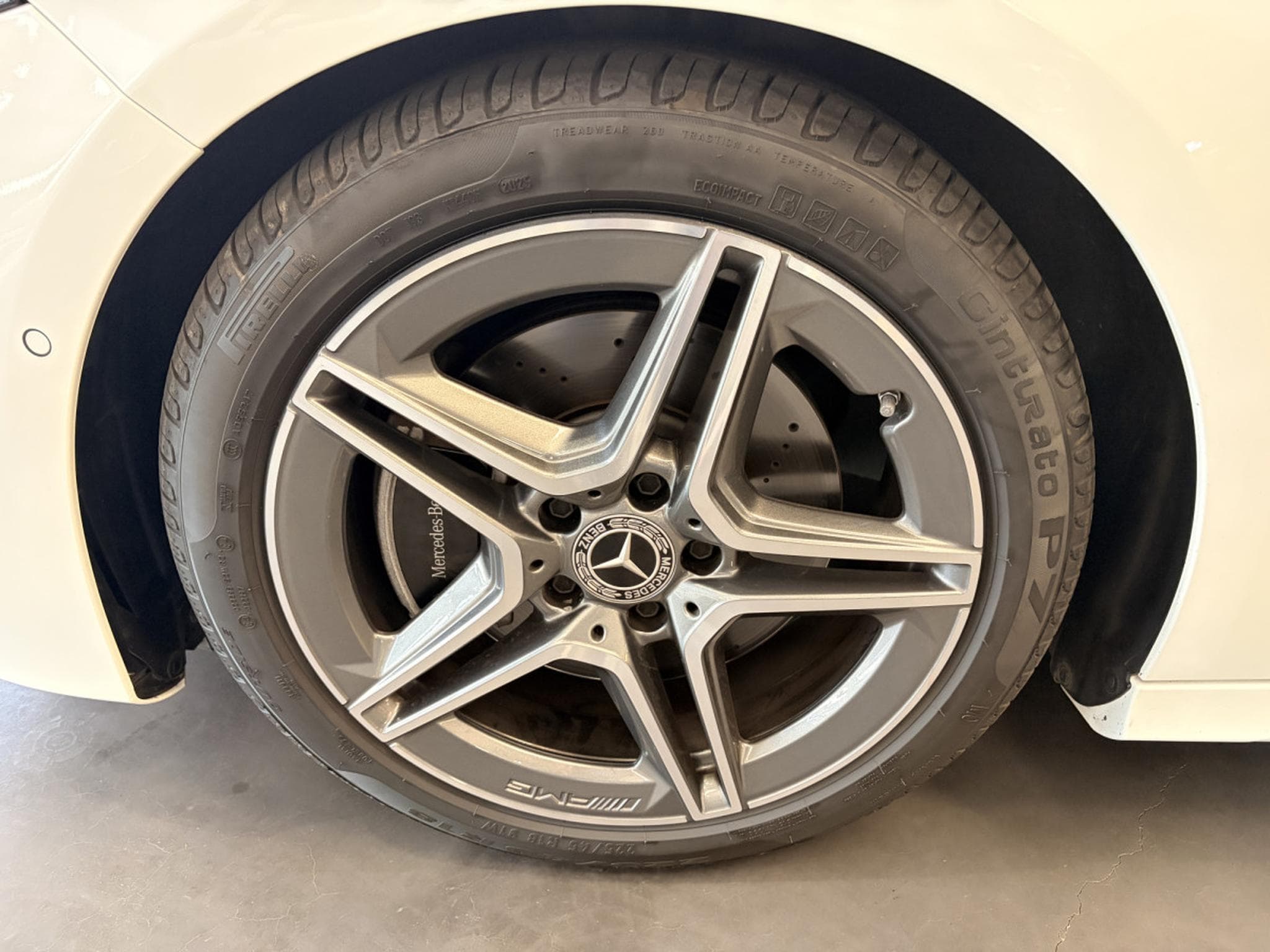 Mercedes A 220 d AMG Line Auto 190HP (2025) - Photo 8