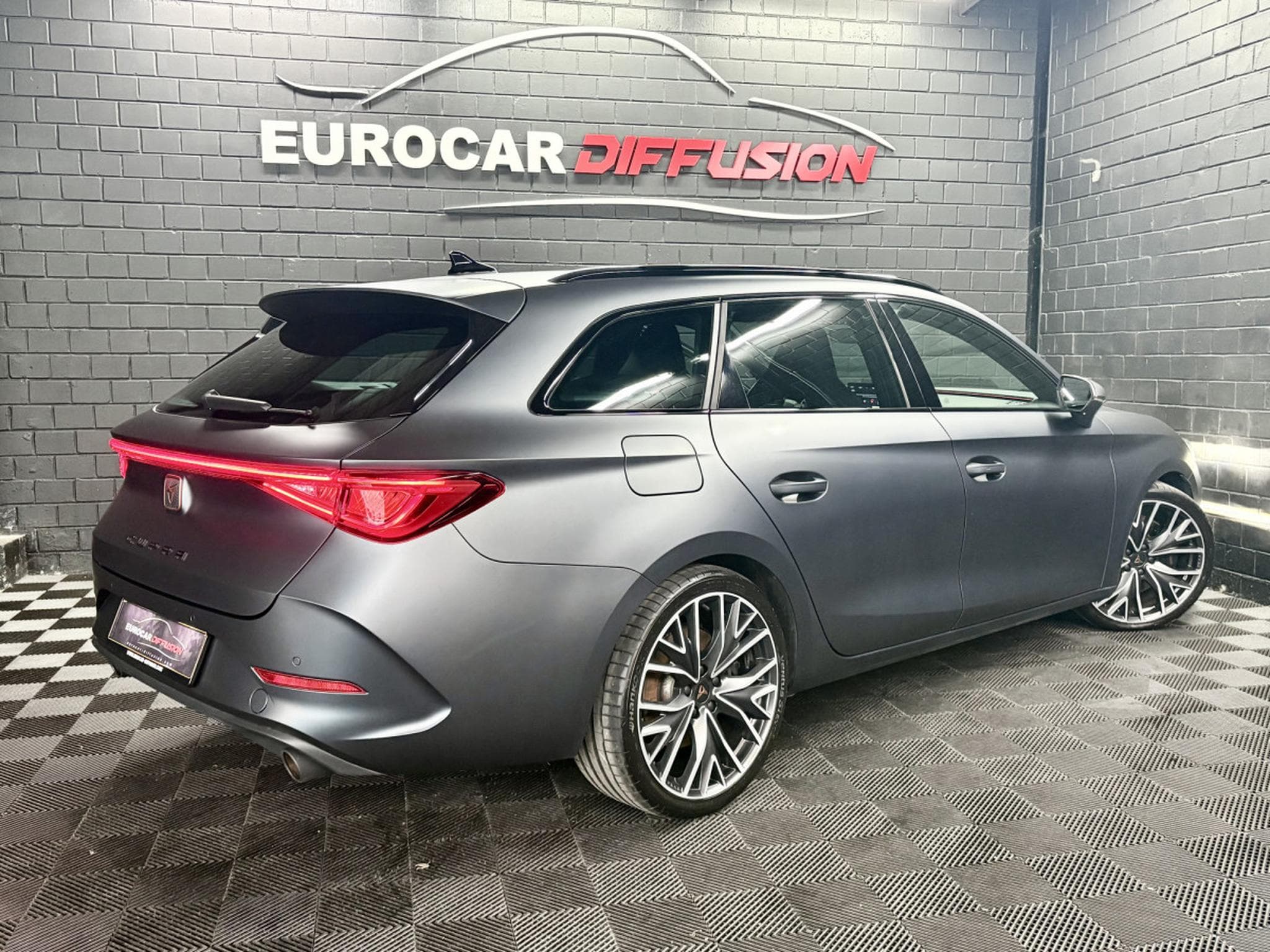 Cupra Leon ST 2.0 TSI 245 CV *DCC * VSS * ACC * (2024) - Foto 6