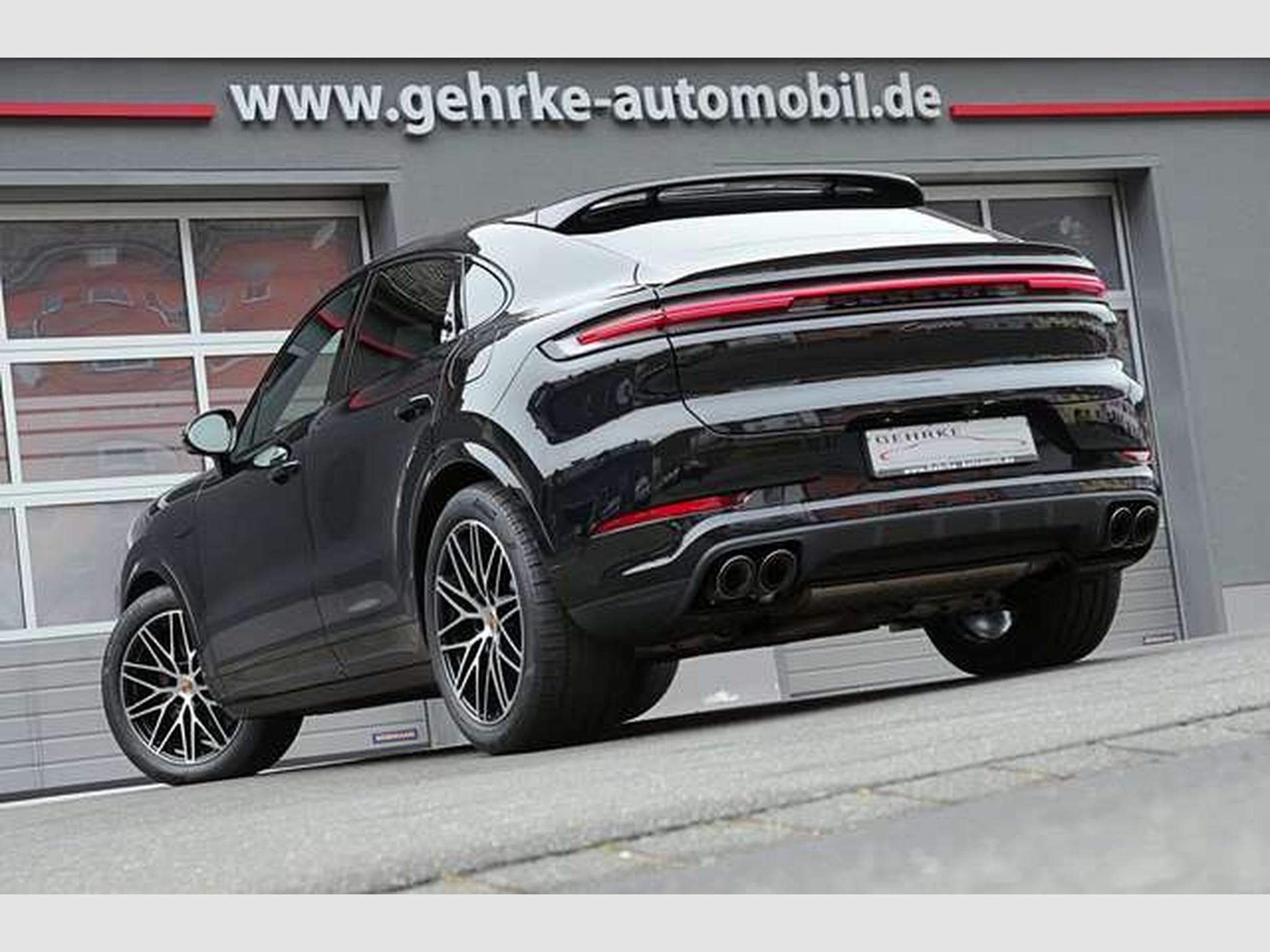 Porsche Cayenne Coupe E-Hybrid Black Edition*HA-Lenkung* (2025) - Foto 2